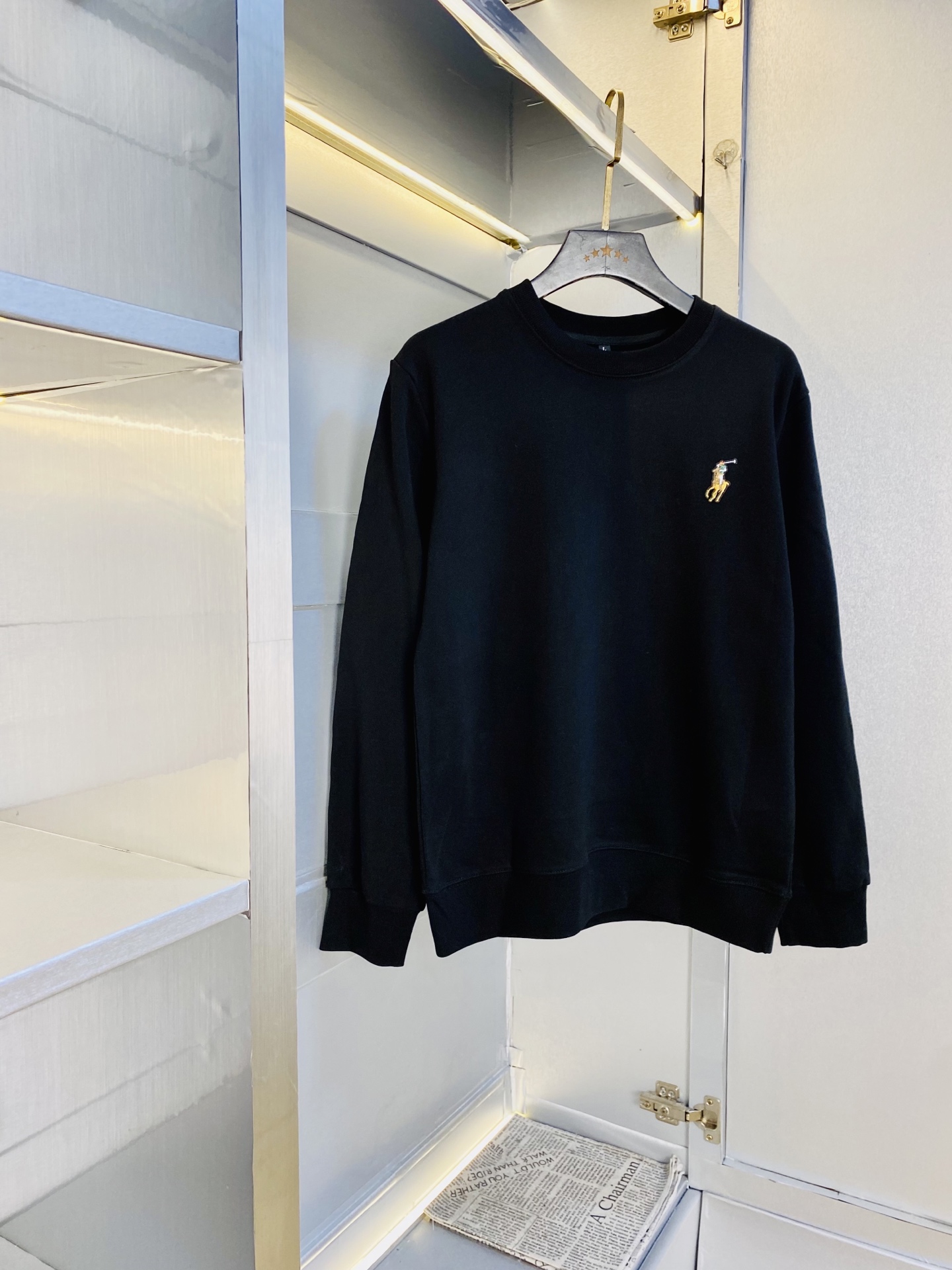 NO:730277,Support replacement after the year!  Double mercerized cotton!  Official website model, can wear up to 200 pounds, Ralph Lauren POLO, original quality, please note that the lining is not terry, the lining is mercerized cotton!  Black and white with velvet!  Please note if you need to add velvet when ordering!  The latest 2025 clothes, men's sweatshirts and T-shirts. Selected counters to customize top-grade double mercerized cotton imported fabrics. All details are perfectly crafted and reproduced 1:1 to restore 100% authenticity. Original hardware. High-end customized accessories. Original factory labels. The upper body effect is amazing!  Size: M-4XL,,hoodie,sweatshirts,tees,t-shirt,19860909支持年后退换！ 双丝光棉！ 官网款 可穿200斤 拉夫劳伦POLO 原单品质 注意内里不是毛圈 内里丝光棉！黑色白色有加绒！需要加绒下单请备注！ 2025最新款 衣服男装卫衣T恤 精选专柜订制顶级双丝光棉进口面料 所有细节做工完美1比1复刻 还原正品百分百 原版五金 高端订制辅料 原厂原标 上身效果超赞！码数:M-4XL,,hoodie,sweatshirts,tees，t-shirt,,Men's clothing