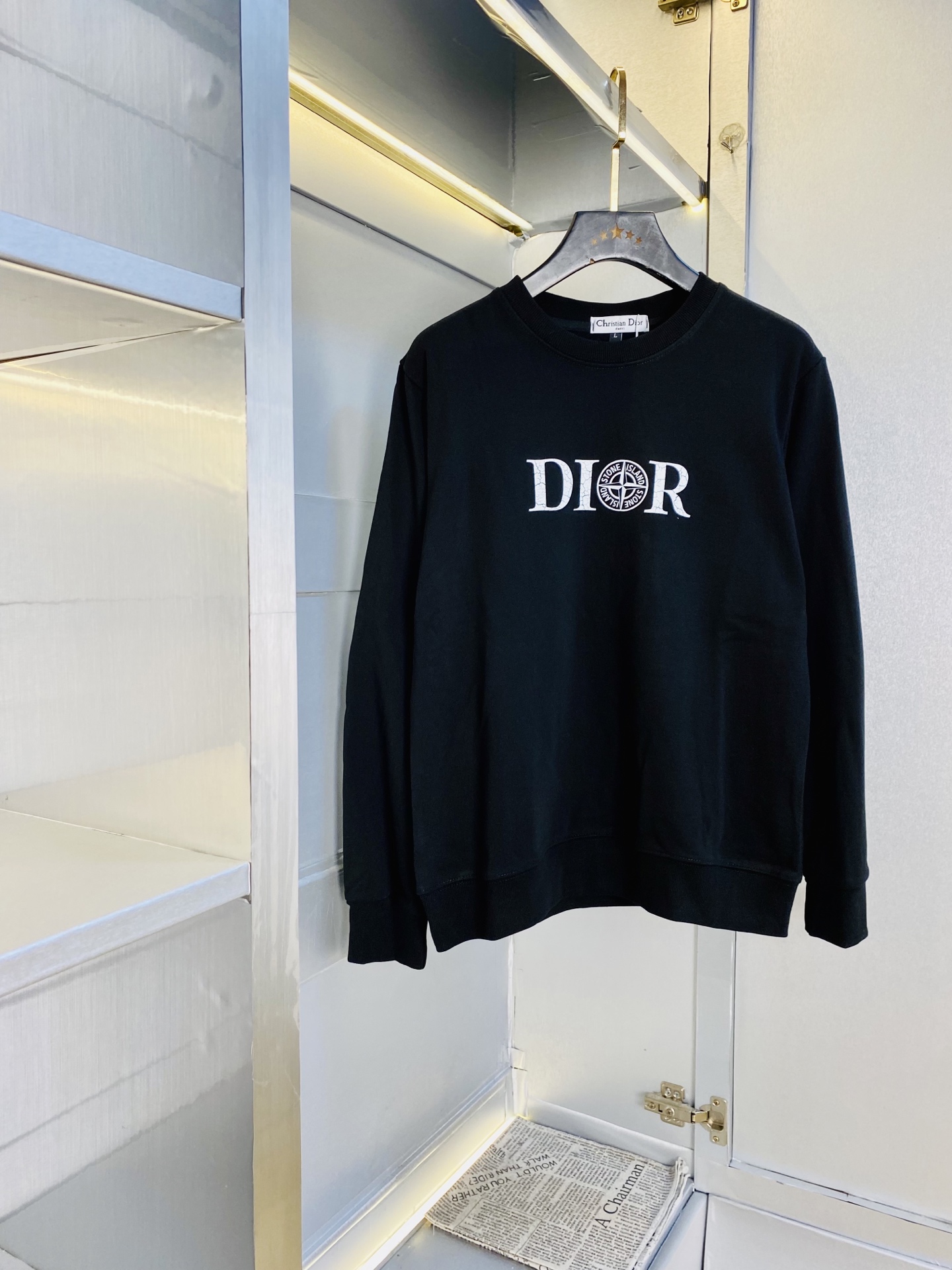 NO:597546,Double mercerized cotton!  The official website model can be worn up to 200 pounds. Dior original quality. Please note that the lining is not terry. The lining is mercerized cotton!  Three complete standards, 2025 latest style of clothes, men's sweatshirts, T-shirts, selected counters, custom-made top-quality double mercerized cotton imported fabrics, all details perfectly made, 1:1 replica, 100% authentic, original hardware, high-end customized accessories, original factory labels, and the upper body effect is amazing!  Size: M-4XL,,dior,dior,hoodie,sweatshirts,tees,t-shirt,alexander wang19860909双丝光棉！ 官网款 可穿200斤 迪奥Dior 原单品质 注意内里不是毛圈 内里丝光棉！三标齐全 2025最新款 衣服男装卫衣T恤 精选专柜订制顶级双丝光棉进口面料 所有细节做工完美1比1复刻 还原正品百分百 原版五金 高端订制辅料 原厂原标 上身效果超赞！码数:M-4XL,,dior,dior,hoodie,sweatshirts,tees，t-shirt,alexander wang,Men's clothing