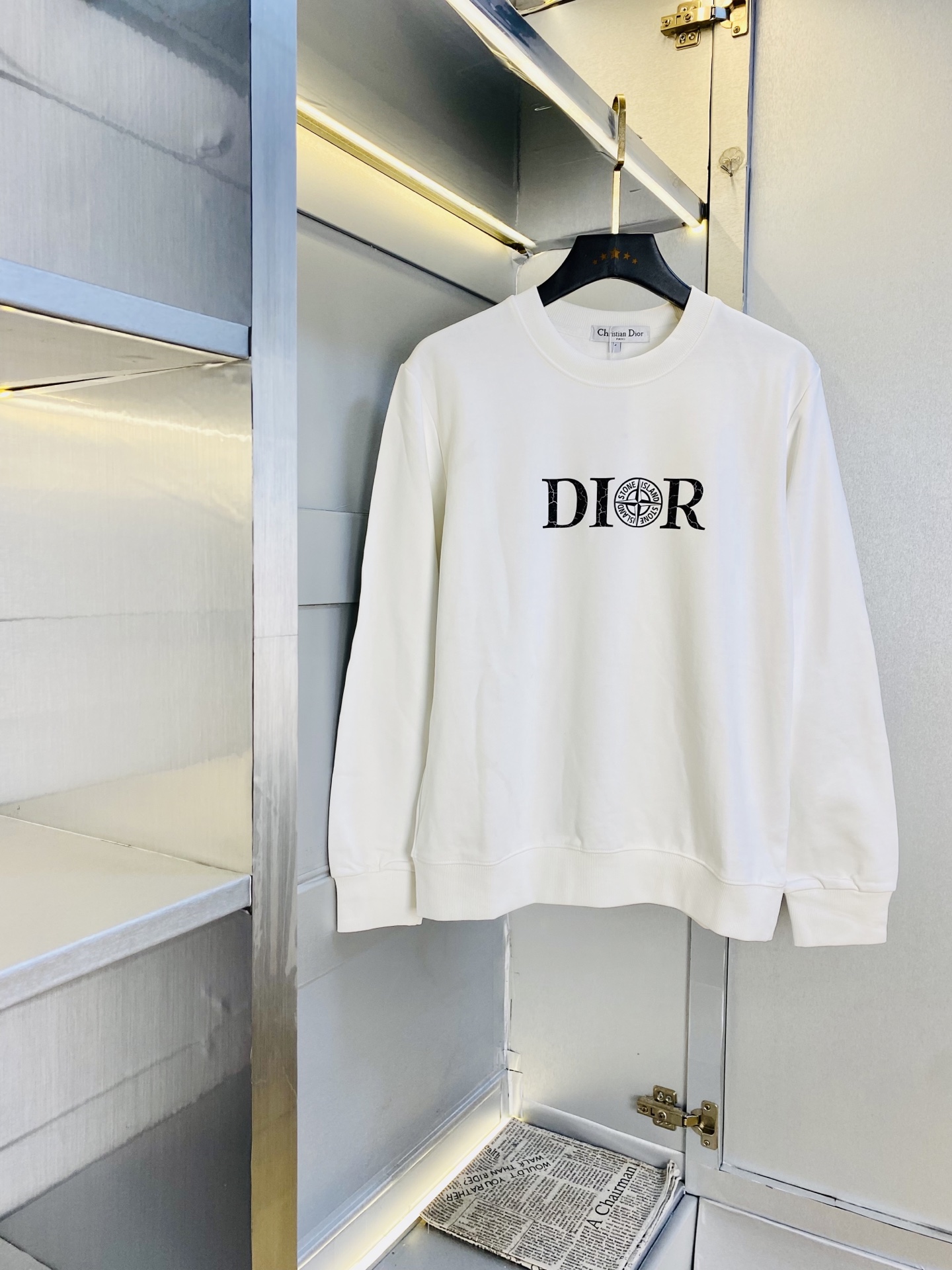 支持年后退换！ 双丝光棉！P220 官网款 可穿200斤🔥 迪奥Dior 原单品质 注意内里不是毛圈⭕  内里丝光棉！黑色白色有加绒！需要加绒下单请备注！ 2025最新款 衣服男装卫衣T恤 精选专柜订制顶级🐥双丝光棉🐥进口面料 所有细节做工完美1比1复刻 还原正品百分百 原版五金 高端订制辅料 原厂原标 上身效果超赞！码数:M-4XL