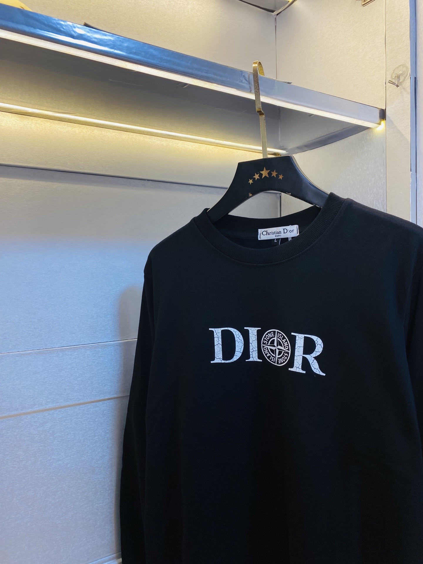 支持年后退换！ 双丝光棉！P220 官网款 可穿200斤🔥 迪奥Dior 原单品质 注意内里不是毛圈⭕  内里丝光棉！黑色白色有加绒！需要加绒下单请备注！ 2025最新款 衣服男装卫衣T恤 精选专柜订制顶级🐥双丝光棉🐥进口面料 所有细节做工完美1比1复刻 还原正品百分百 原版五金 高端订制辅料 原厂原标 上身效果超赞！码数:M-4XL