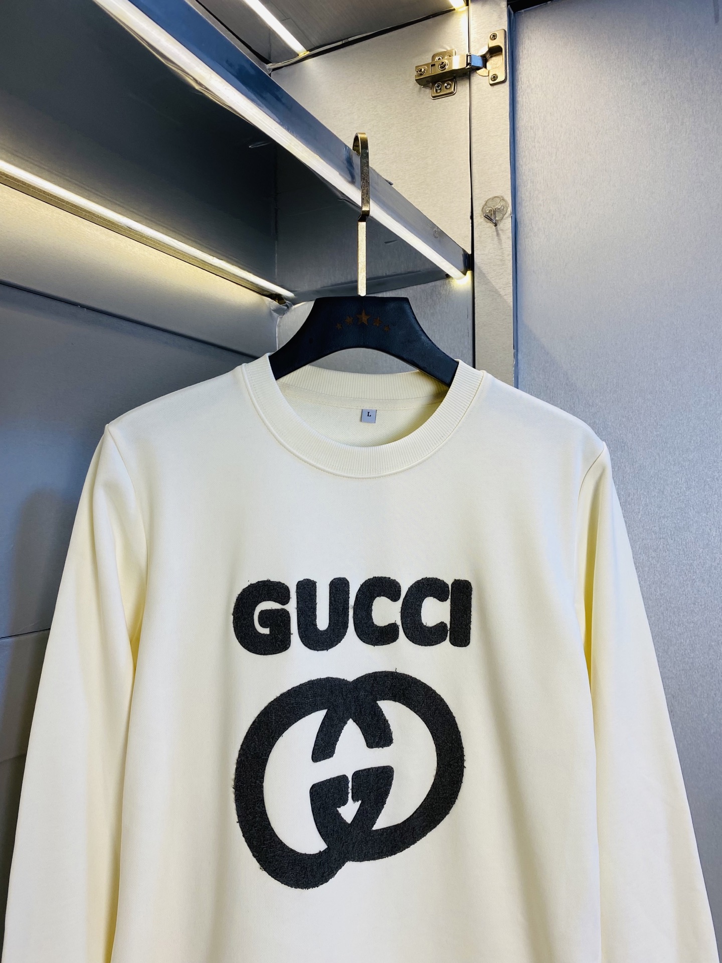 双丝光棉！P220 官网款 可穿200斤🔥 古奇Gucci 原单品质 注意内里不是毛圈⭕  内里丝光棉！三标齐全 2025最新款 衣服男装卫衣T恤 精选专柜订制顶级🐥双丝光棉🐥进口面料 所有细节做工完美1比1复刻 还原正品百分百 原版五金 高端订制辅料 原厂原标 上身效果超赞！码数:M-4XL