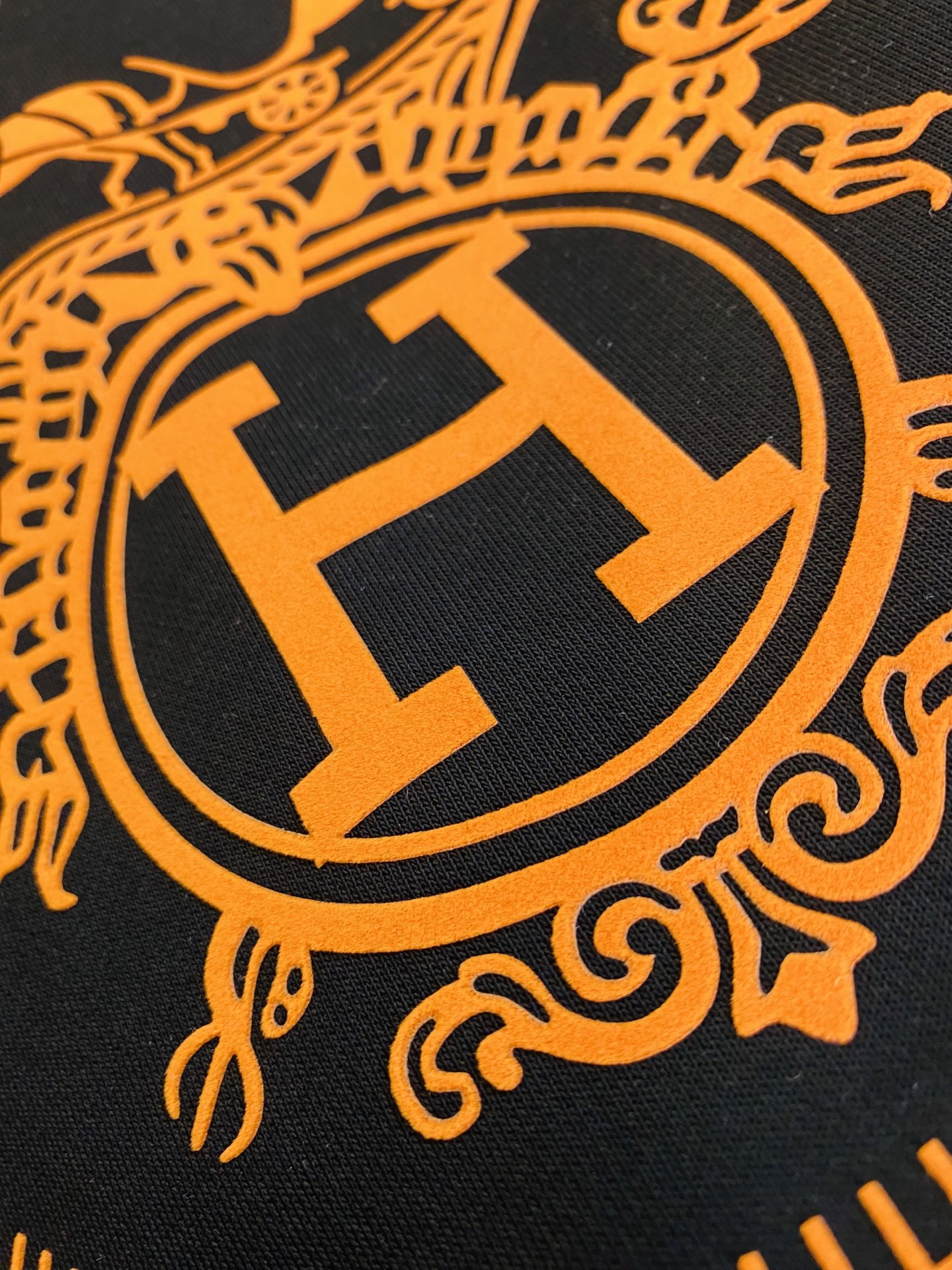 双丝光棉！P220 官网款 可穿200斤🔥 爱马仕Hermes 原单品质 注意内里不是毛圈⭕  内里丝光棉！三标齐全 2025最新款 衣服男装卫衣T恤 精选专柜订制顶级🐥双丝光棉🐥进口面料 所有细节做工完美1比1复刻 还原正品百分百 原版五金 高端订制辅料 原厂原标 上身效果超赞！码数:M-4XL