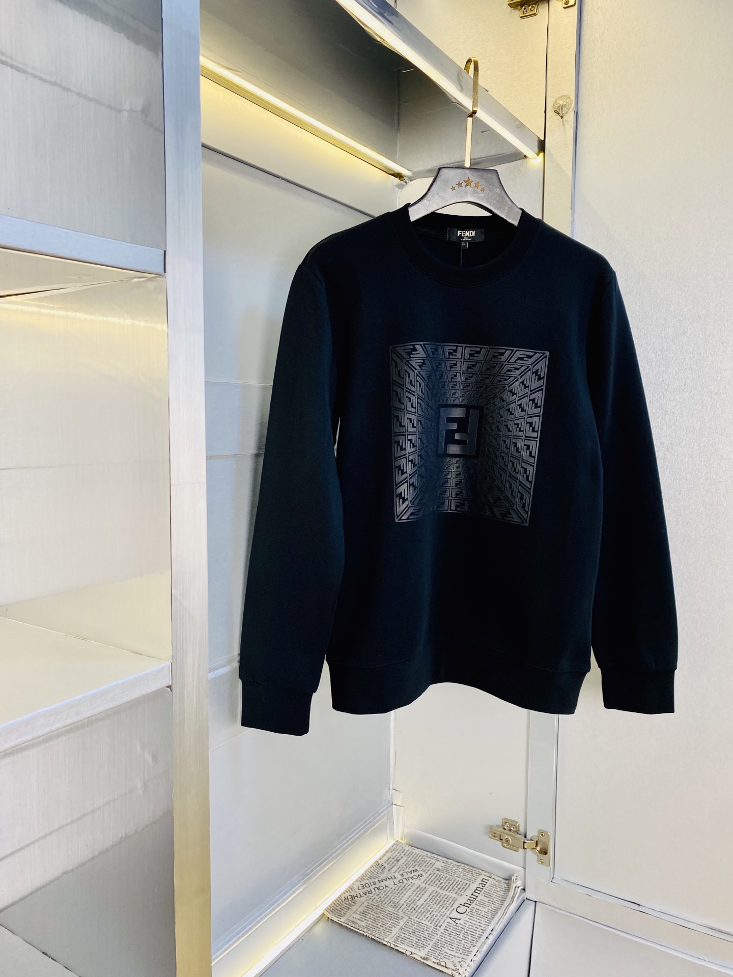 NO:597549,Double mercerized cotton!  Official website model, can wear 200 pounds, Fendi, original quality, please note that the lining is not terry, the lining is mercerized cotton!  Three complete standards, 2025 latest style of clothes, men's sweatshirts, T-shirts, selected counters, custom-made top-quality double mercerized cotton imported fabrics, all details perfectly made, 1:1 replica, 100% authentic, original hardware, high-end customized accessories, original factory labels, and the upper body effect is amazing!  Size: M-4XL,,fendi,fendi,hoodie,sweatshirts,tees,t-shirt,alexander wang19860909双丝光棉！ 官网款 可穿200斤 芬迪Fendi 原单品质 注意内里不是毛圈 内里丝光棉！三标齐全 2025最新款 衣服男装卫衣T恤 精选专柜订制顶级双丝光棉进口面料 所有细节做工完美1比1复刻 还原正品百分百 原版五金 高端订制辅料 原厂原标 上身效果超赞！码数:M-4XL,,fendi,fendi,hoodie,sweatshirts,tees，t-shirt,alexander wang,Men's clothing