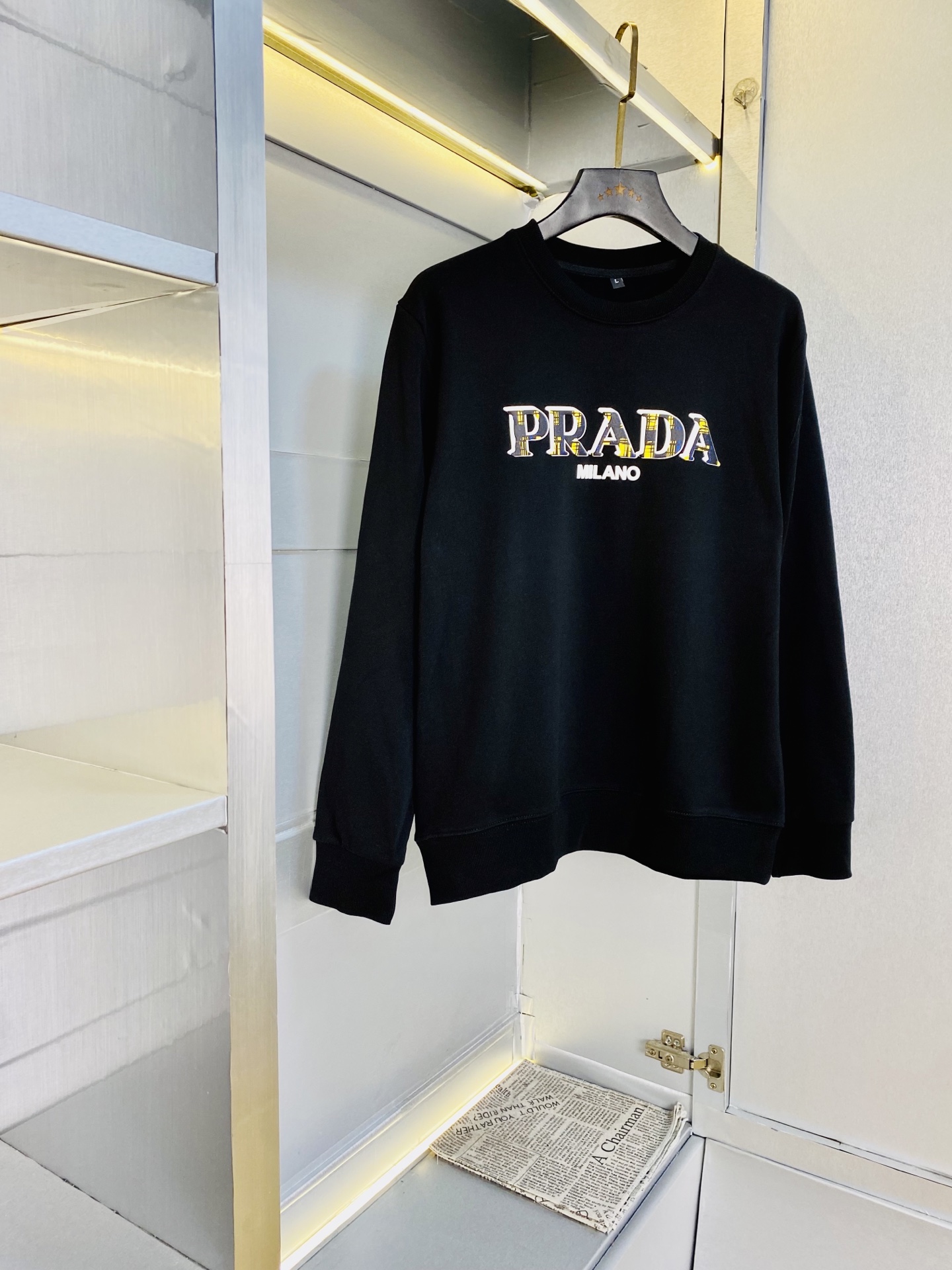 双丝光棉！P220 官网款 可穿200斤🔥 普拉达Prada 原单品质 注意内里不是毛圈⭕  内里丝光棉！三标齐全 2025最新款 衣服男装卫衣T恤 精选专柜订制顶级🐥双丝光棉🐥进口面料 所有细节做工完美1比1复刻 还原正品百分百 原版五金 高端订制辅料 原厂原标 上身效果超赞！码数:M-4XL