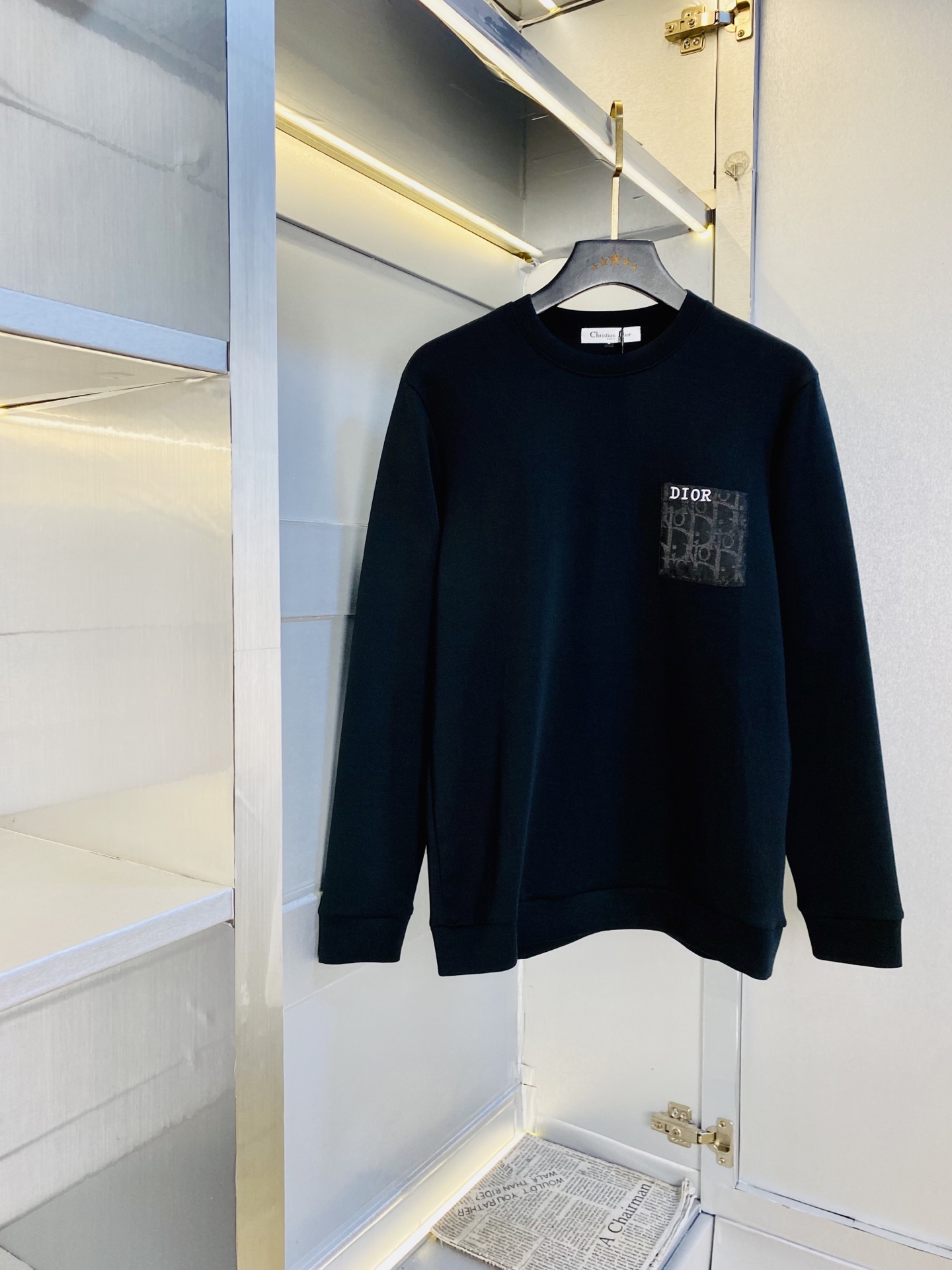 NO:730257,Support replacement after the year!  The official website model can be worn up to 200 pounds. Dior original order quality. Three complete standards. 2025 latest style. Men's sweatshirts and T-shirts. Selected counters to customize top-grade double mercerized cotton imported fabrics. All details are perfectly crafted and reproduced 1:1 to restore 100% authenticity. Original hardware. High-end customized accessories. Original factory original standards. The upper body effect is amazing!  Size: M-4XL,,dior,dior,hoodie,sweatshirts,tees,t-shirt,19860909支持年后退换！ 官网款 可穿200斤 迪奥Dior 原单品质 三标齐全 2025最新款 衣服男装卫衣T恤 精选专柜订制顶级双丝光棉进口面料 所有细节做工完美1比1复刻 还原正品百分百 原版五金 高端订制辅料 原厂原标 上身效果超赞！码数:M-4XL,,dior,dior,hoodie,sweatshirts,tees，t-shirt,,Men's clothing