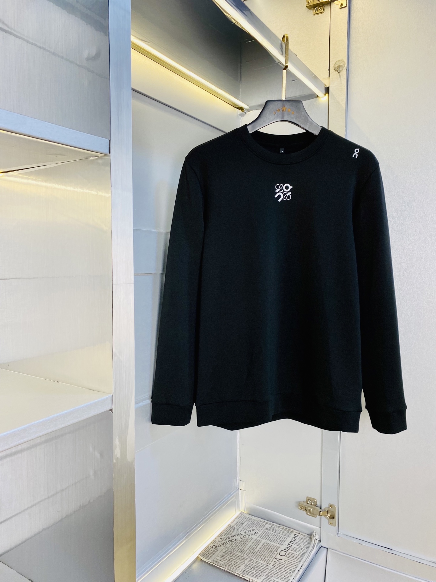 NO:597544,Official website model, wearable, Loewe, original quality, complete with three standards, 2025 latest style, men's sweatshirts, T-shirts, selected counter custom-made top-grade double mercerized cotton imported fabrics, all details are perfectly made, 1:1 replica, 100% authentic, original hardware, high-end customized accessories, original factory standards, the upper body effect is amazing!  Size: M-3XL,,loewe,loewe,hoodie,sweatshirts,tees,t-shirt,alexander wang19860909官网款 可穿斤 罗意威Loewe 原单品质 三标齐全 2025最新款 衣服男装卫衣T恤 精选专柜订制顶级双丝光棉进口面料 所有细节做工完美1比1复刻 还原正品百分百 原版五金 高端订制辅料 原厂原标 上身效果超赞！码数:M-3XL,,loewe,loewe,hoodie,sweatshirts,tees，t-shirt,alexander wang,Men's clothing