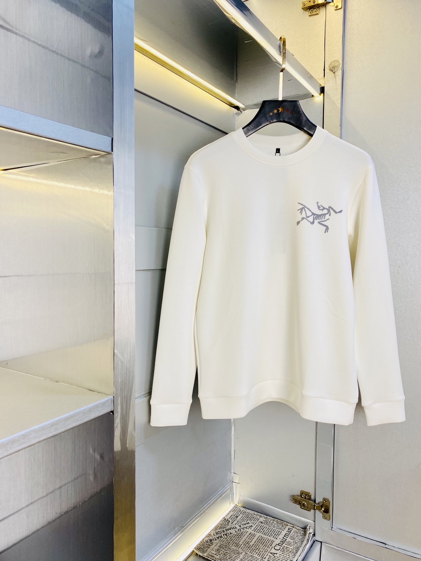 NO:597545,Official website model, wearable, Arcteryx, original order quality, complete with three standards, 2025 latest style, men's sweatshirts, T-shirts, selected counter custom-made top-grade double mercerized cotton imported fabrics, all details are perfectly made, 1:1 replica, 100% authentic, original hardware, high-end customized accessories, original factory standards, the upper body effect is amazing!  Size: M-3XL, arc'teryx, hoodie, sweatshirts, tees, t-shirt, alexander wang19860909官网款 可穿斤 始祖鸟Arcteryx 原单品质 三标齐全 2025最新款 衣服男装卫衣T恤 精选专柜订制顶级双丝光棉进口面料 所有细节做工完美1比1复刻 还原正品百分百 原版五金 高端订制辅料 原厂原标 上身效果超赞！码数:M-3XL,arc'teryx,hoodie,sweatshirts,tees，t-shirt,alexander wang,Men's clothing