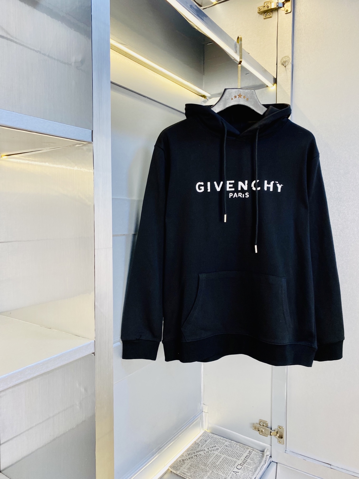 NO:597555,Official website model. Can be worn for couples weighing 200 pounds. Givenchy. Original quality. Three complete labels. 2025 latest hooded sweatshirt T-shirt. Selected counter custom-made top imported fabrics. All details are perfectly made and reproduced 1:1. Restore to 100% authentic. Original hardware. High-end customized accessories. Original factory label. The upper body effect is great!  Size: M-4XL,,givenchy,givenchy,hoodie,sweatshirts,tees,t-shirt,hats,alexander wang19860909官网款 可穿200斤情侣款 纪梵希Givenchy 原单品质 三标齐全 2025最新款 连帽卫衣T恤 精选专柜订制顶级进口面料 所有细节做工完美1比1复刻 还原正品百分百 原版五金 高端订制辅料 原厂原标 上身效果超赞！码数:M-4XL,,givenchy,givenchy,hoodie,sweatshirts,tees，t-shirt,hats,alexander wang,Men's clothing