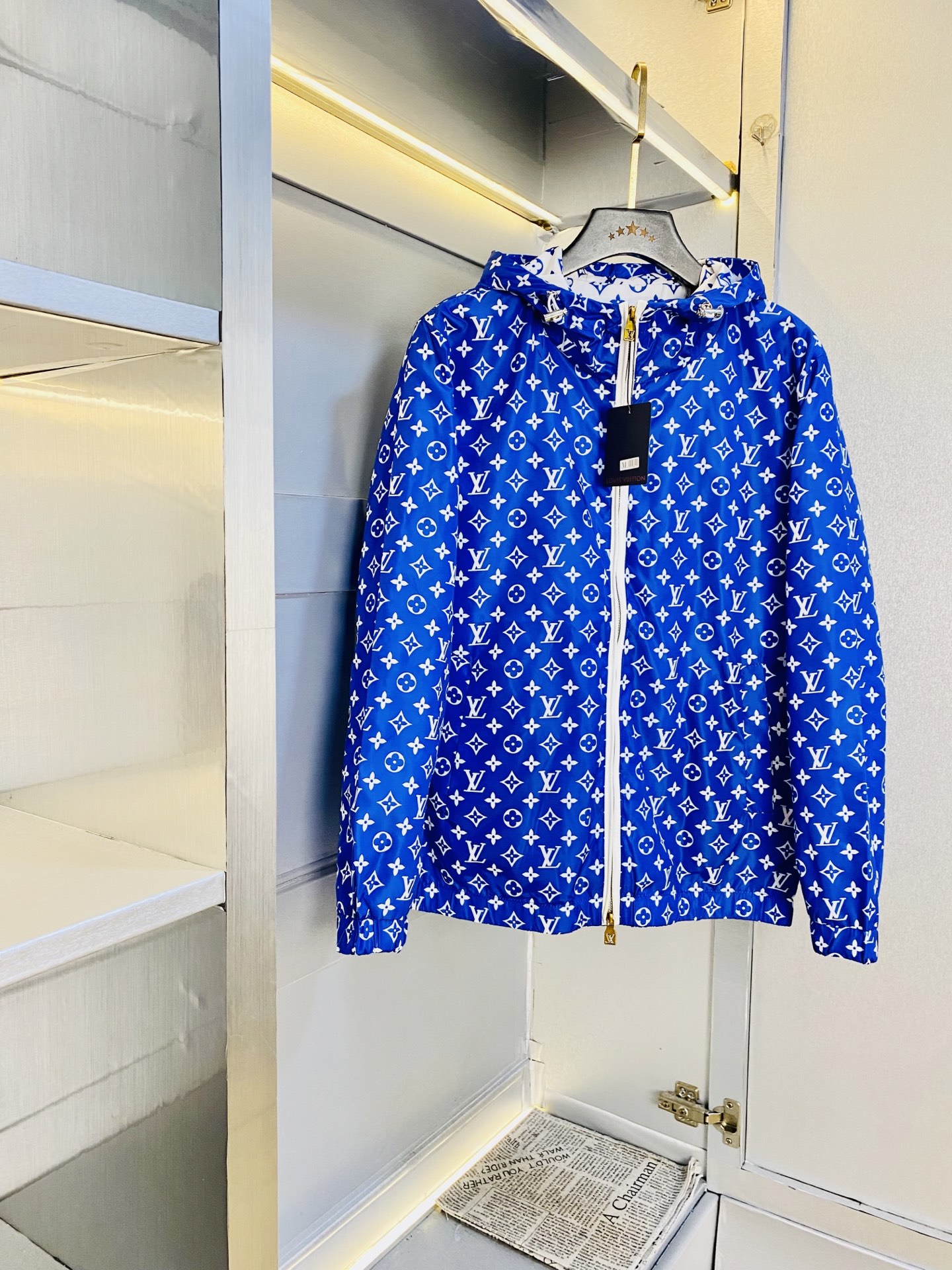 NO:598726,The original item from the official website can wear 200 pounds of Louis Vuitton Lv 2025 autumn style!  New coat, jacket and windproof coat. High version and high quality. The original fabric is the same as that of Internet celebrity stars. Mold customization of hardware and accessories. Very comfortable. A super versatile and good-looking coat. Not a common version in the market. Compare at will. Quality is absolutely guaranteed. Color pictures and colors. Sizes M-3XL, Louis vuitton, Louis vuitton, jackets & coats, jackets & coats, alexander wang19860909官网原单货 可穿200斤路易威登Lv 2025秋款！新款外套夹克防风衣 高版本高品质 原版面料网红明星同款 开模定制五金辅料 感非常舒服 超级百搭好看的一款外套 非市场普通版本 随意对比 品质绝对保证 颜色图色 尺码M-3XL,,louis vuitton,louis vuitton,jackets & coats,jackets & coats,alexander wang,Men's clothing