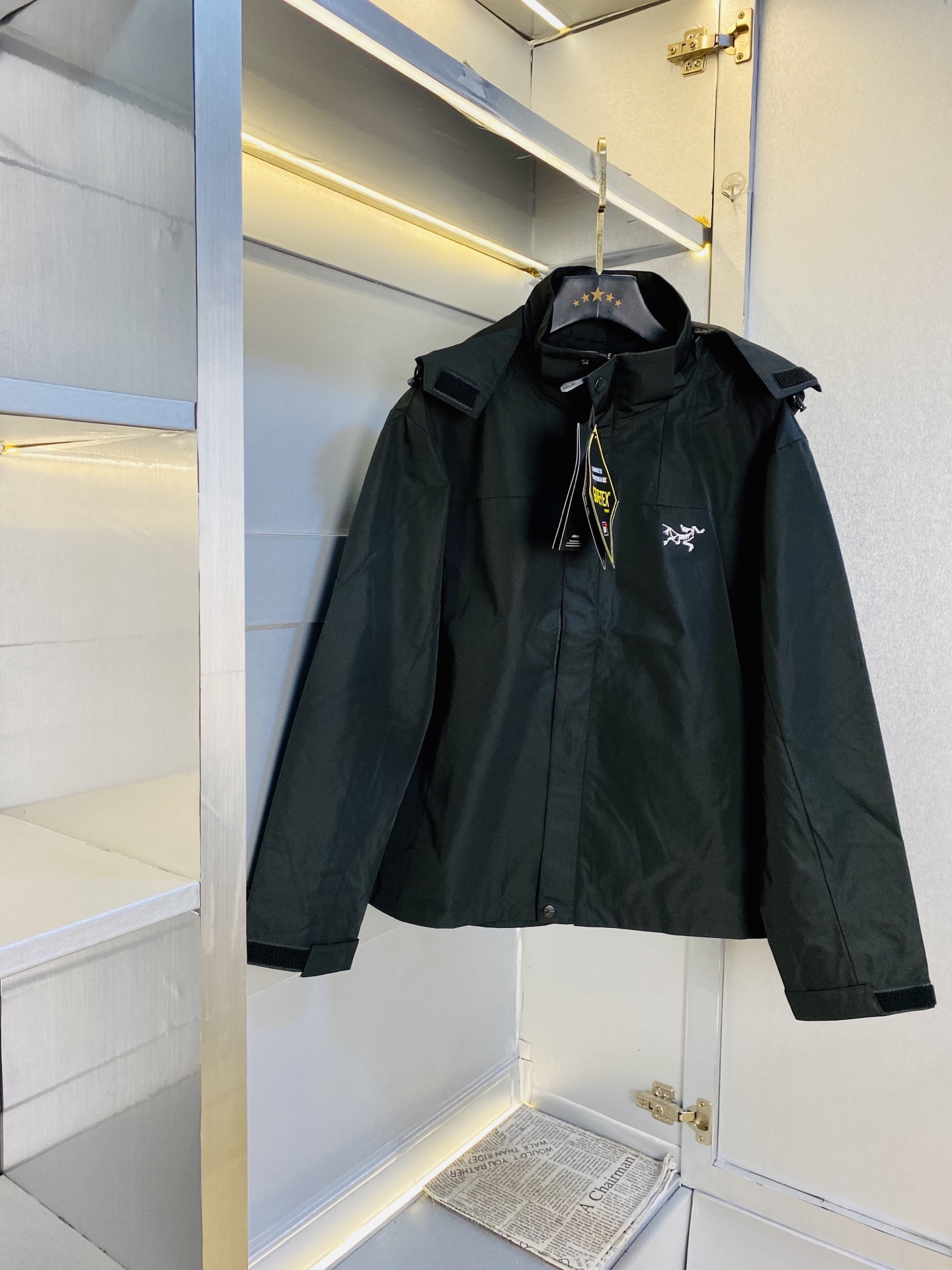 NO:643833,The original item from the official website can wear 200 pounds of Arcteryx autumn style!  New coat, jacket and windproof coat. High version and high quality. The same original fabric as that of Internet celebrity stars. Customized hardware and accessories. Very comfortable. Super versatile and good-looking coat. Non-market ordinary version. Compare at will. Quality is absolutely guaranteed. Color pictures and colors. Size M-3XL,arc'teryx,jackets & coats,jackets & coats,alexander wang19860909官网原单货 可穿200斤始祖鸟Arcteryx 秋款！新款外套夹克防风衣 高版本高品质 原版面料网红明星同款 开模定制五金辅料 感非常舒服 超级百搭好看的一款外套 非市场普通版本 随意对比 品质绝对保证 颜色图色 尺码M-3XL,arc'teryx,jackets & coats,jackets & coats,alexander wang,Men's clothing