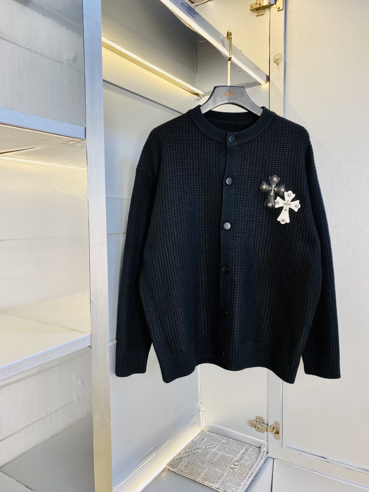 NO:643893,Thick version!  The original item from the official website can wear 240 pounds of Chrome Hearts winter style!  New knitted sweater, woolen coat, cardigan jacket, high version and high quality, same style as the original fabric, customized hardware accessories, very comfortable, super versatile and good-looking coat, non-market ordinary version, free comparison, absolutely guaranteed quality, color picture, size M-3XL (175/130 pounds wear M),,chrome hearts,chrome hearts,jackets & coats,jackets & coats,sweaters,alexander wang19860909加厚款！ 官网原单货 可穿240斤克罗心Chrome Hearts 冬款！新款针织毛衣羊毛外套开衫夹克 高版本高品质 原版面料网红明星同款 开模定制五金辅料 感非常舒服 超级百搭好看的一款外套 非市场普通版本 随意对比 品质绝对保证 颜色图色 尺码M-3XL（175/130斤穿M）,,chrome hearts,chrome hearts,jackets & coats,jackets & coats,sweaters,alexander wang,Men's clothing