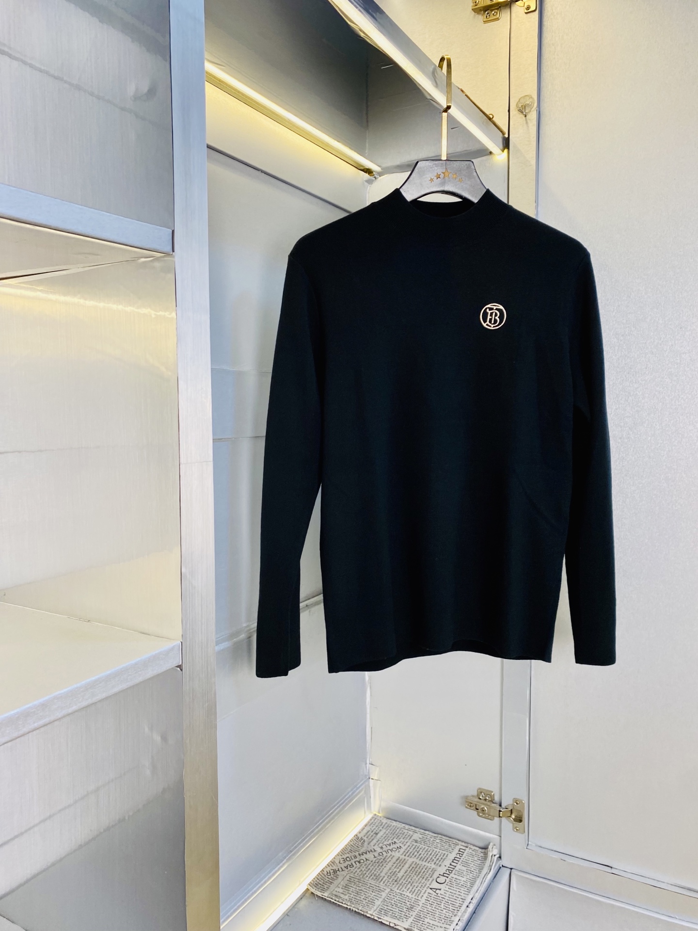 NO:646218,The original item from the official website can wear Burberry autumn and winter styles weighing 190 pounds!  New knitted sweater and cardigan. High version and high quality. The original fabric is the same as that of Internet celebrity stars. Customized hardware and accessories. Very comfortable. Super versatile and good-looking. Non-market ordinary version. Compare at will. Quality is absolutely guaranteed. Color pictures and colors. Sizes M-3XL,,burberry,burberry,sweaters,alexander wang19860909官网原单货 可穿190斤巴宝莉Burberry 秋冬款！新款针织毛衣羊毛衫 高版本高品质 原版面料网红明星同款 开模定制五金辅料 感非常舒服 超级百搭好看的一款 非市场普通版本 随意对比 品质绝对保证 颜色图色 尺码M-3XL,,burberry,burberry,sweaters,alexander wang,Men's clothing