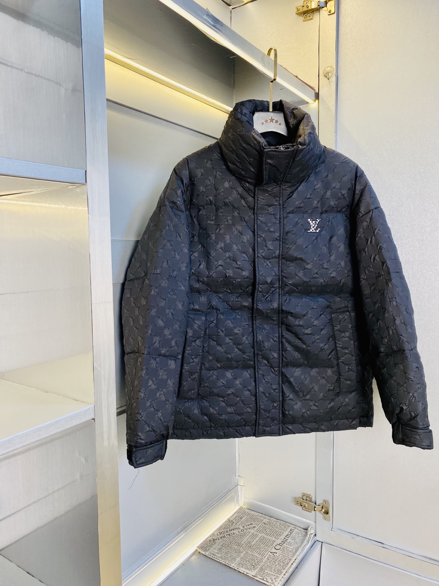 NO:613352,The original item from the official website can wear 210 pounds of Louis Vuitton Lv winter style!  Down jacket, high version, high quality, original fabric, the same style as Internet celebrity stars, molded custom hardware and accessories, very comfortable, super versatile and good-looking, non-market ordinary version, free to compare, absolute quality guaranteed, color picture, size M-3XL (175/130 pounds wear M),, louis vuitton, louis vuitton, jackets & coats, down jacket, alexander wang19860909官网原单货 可穿210斤路易威登Lv 冬款！羽绒服外套 高版本高品质 原版面料网红明星同款 开模定制五金辅料 感非常舒服 超级百搭好看 非市场普通版本 随意对比 品质绝对保证 颜色图色 尺码M-3XL（175/130斤穿M）,,louis vuitton,louis vuitton,jackets & coats,down jacket,alexander wang,Men's clothing