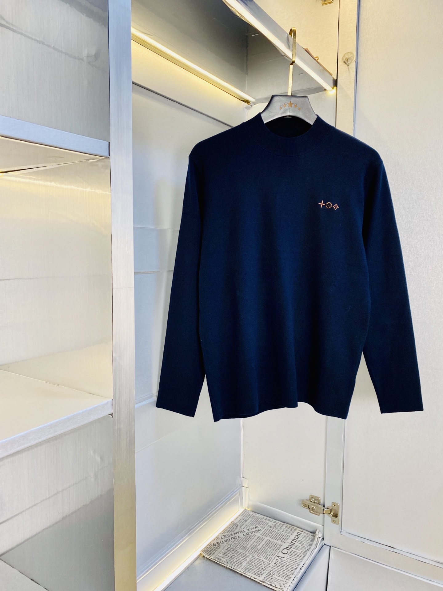 NO:743568,The original item from the official website can wear 190 pounds of Louis Vuitton Lv 2026 autumn and winter style!  New knitted sweater and cardigan. High version and high quality. Original fabric of the same style as Internet celebrity stars. Open mold to customize hardware accessories. Very comfortable. Super versatile and good-looking. Non-market ordinary version. Compare at will. Quality is absolutely guaranteed. Color pictures and colors. Sizes M-3XL, Louis Vuitton, Louis Vuitton, Sweaters,19860909官网原单货 可穿190斤路易威登Lv 2026秋冬款！新款针织毛衣羊毛衫 高版本高品质 原版面料网红明星同款 开模定制五金辅料 感非常舒服 超级百搭好看的一款 非市场普通版本 随意对比 品质绝对保证 颜色图色 尺码M-3XL,,louis vuitton,louis vuitton,sweaters,,Men's clothing