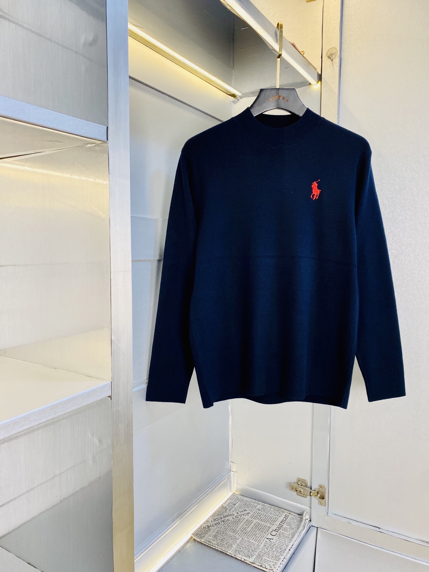 NO:743572,The original item from the official website can wear 190 pounds of Ralph Lauren Polo 2026 autumn and winter style!  New knitted sweater and cardigan. High version and high quality. The original fabric is the same as that of Internet celebrity stars. Mold customization of hardware accessories. Very comfortable. Super versatile and good-looking. Non-market ordinary version. Compare at will. Quality is absolutely guaranteed. Color picture and color. Size M-3XL,,sweaters,19860909官网原单货 可穿190斤拉夫劳伦Polo 2026秋冬款！新款针织毛衣羊毛衫 高版本高品质 原版面料网红明星同款 开模定制五金辅料 感非常舒服 超级百搭好看的一款 非市场普通版本 随意对比 品质绝对保证 颜色图色 尺码M-3XL,,sweaters,,Men's clothing