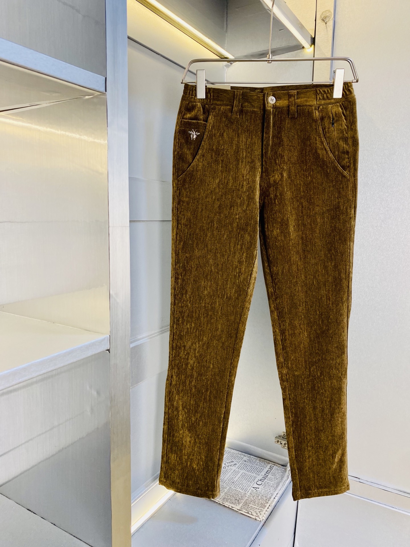 NO:656306,Corduroy!  The original item can wear 200 pounds of Dior 2025 new models, available at the counter at the same time, fashionable casual pants, straight-leg jeans and stretch jeans, imported original fabrics, comfortable and breathable upper body, top-notch craftsmanship hardware accessories. Extremely high grade, super correct version, fashionable and stylish upper body!  A wardrobe essential!  Size 29-38,,dior,dior,jeans,alexander wang19860909灯芯绒！ 原单货 可穿200斤迪奥Dior 2025 新款专柜同步有售,时尚休闲裤直筒牛仔裤弹力牛仔裤,进口原版面料,上身舒适透气,顶级工艺五金配饰.档次极高,版型超正,上身时尚有型！衣橱必备单品！尺码29-38,,dior,dior,jeans,alexander wang,Men's clothing