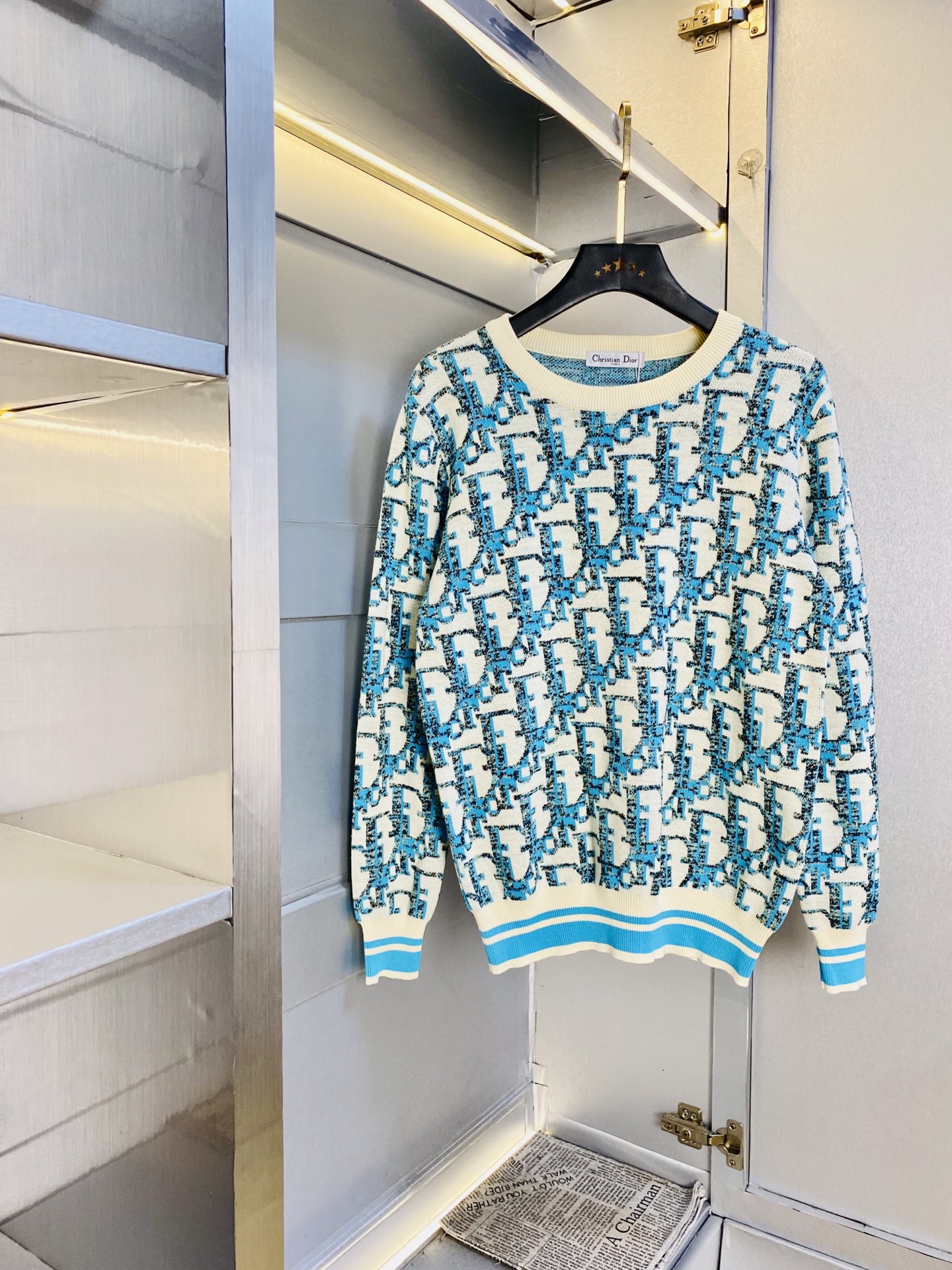 NO:730288,Support replacement after the year!  The original item from the official website can be worn in Dior 2025 autumn and winter style!  New knitted sweater and cardigan sweater. High version and high quality. Original fabric and the same style as Internet celebrity stars! Mold customization of hardware accessories. Very comfortable. Super versatile and good-looking. Non-market ordinary version. Compare at will. Quality is absolutely guaranteed. Color pictures and colors. Sizes M-3XL, dior, dior, sweaters,19860909支持年后退换！ 官网原单货 可穿斤迪奥Dior 2025秋冬款！新款针织衫羊毛衫毛衣 高版本高品质 原版面料网红明星同款! 开模定制五金辅料 感非常舒服 超级百搭好看 非市场普通版本 随意对比 品质绝对保证 颜色图色 尺码M-3XL,,dior,dior,sweaters,,Men's clothing