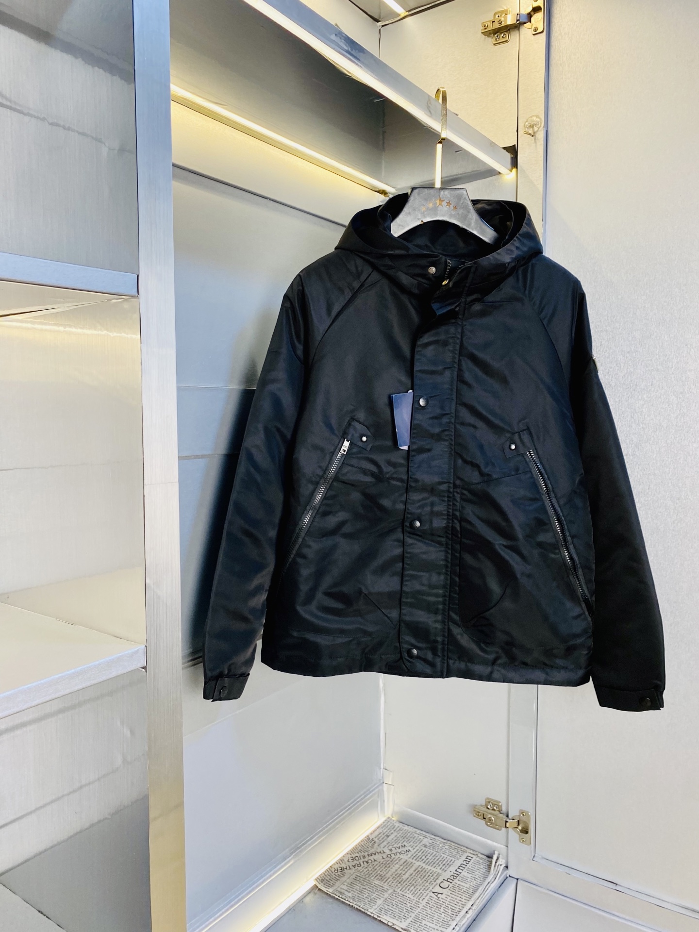 NO:643843,Original item from the official website. Can wear 200 pounds of Prada winter style!  New cotton-padded jacket and windproof jacket. High version and high quality. The original fabric is the same as that of Internet celebrity stars. Mold customization of hardware accessories. Very comfortable. Super versatile and good-looking jacket. Not the ordinary version in the market. Compare at will. Quality is absolutely guaranteed. Color pictures and colors. Sizes M-3XL, prada, prada, jackets & coats, alexander wang19860909官网原单货 可穿200斤普拉达Prada 冬款！新款棉衣棉服外套防风衣 高版本高品质 原版面料网红明星同款 开模定制五金辅料 感非常舒服 超级百搭好看的一款外套 非市场普通版本 随意对比 品质绝对保证 颜色图色 尺码M-3XL,,prada,prada,jackets & coats,alexander wang,Men's clothing