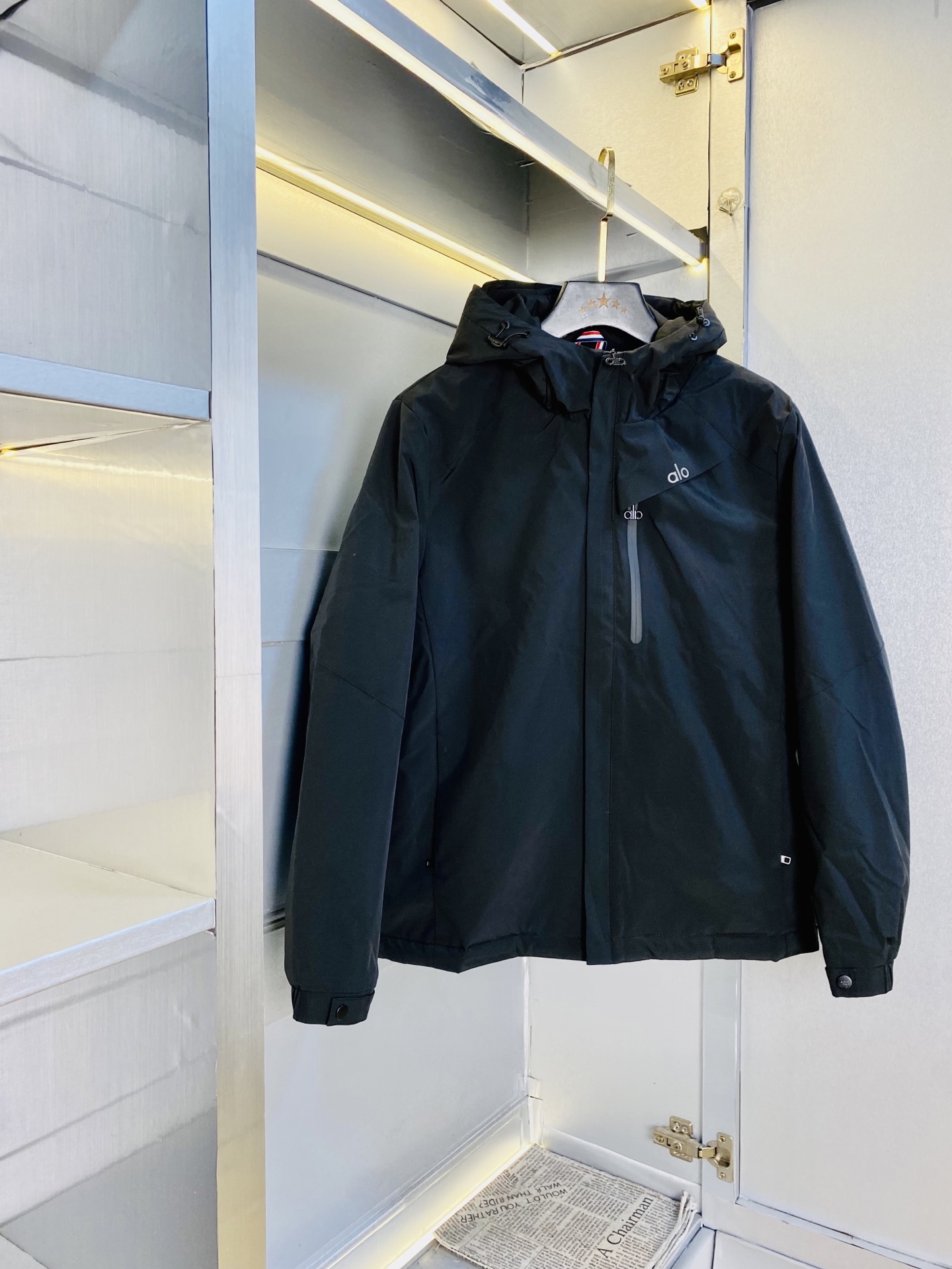 NO:608779,The original item from the official website can wear 200 pounds of alo 2025 winter style!  New cotton coat, cotton coat, windproof jacket. High version and high quality. Original fabric, the same style as Internet celebrity stars. Mold customization of hardware accessories. Very comfortable. Super versatile and good-looking coat. Not the ordinary version in the market. Compare at will. Quality is absolutely guaranteed. Colors and pictures. Size M-3XL,,jackets & coats,jackets & coats,alexander wang19860909官网原单货 可穿200斤alo 2025冬款！新款棉衣外套棉服夹克防风衣 高版本高品质 原版面料网红明星同款 开模定制五金辅料 感非常舒服 超级百搭好看的一款外套 非市场普通版本 随意对比 品质绝对保证 颜色图色 尺码M-3XL,,jackets & coats,jackets & coats,alexander wang,Men's clothing