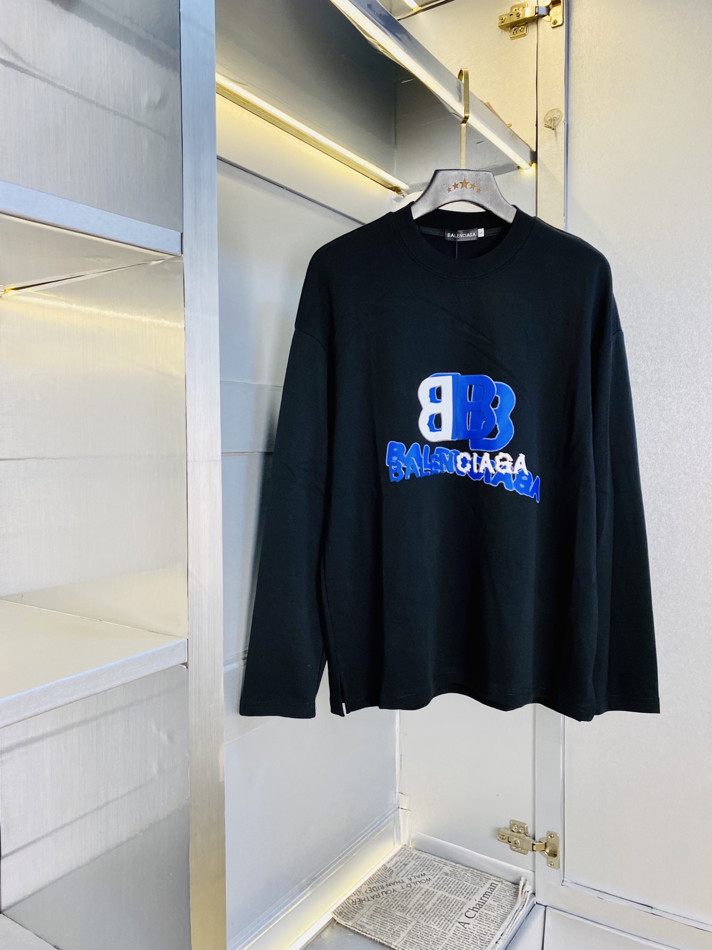 NO:646267,Official website model, wearable, Balenciaga, original quality, the latest long-sleeved T-shirt bottoming shirt, selected counter-customized top-grade imported fabrics, all details are perfectly made, 1:1 replica, 100% authentic, original hardware, high-end customized accessories, original factory label, the upper body effect is amazing!  Size: M-3XL (175/130 pounds wear M),,balenciaga,balenciaga,tees,t-shirt,alexander wang19860909官网款 可穿斤 巴黎世家Balenciaga 原单品质 最新款长袖T恤打底衫,精选专柜订制顶级进口面料 所有细节做工完美1比1复刻 还原正品百分百 原版五金 高端订制辅料 原厂原标 上身效果超赞！码数:M-3XL（175/130斤穿M）,,balenciaga,balenciaga,tees，t-shirt,alexander wang,Men's clothing