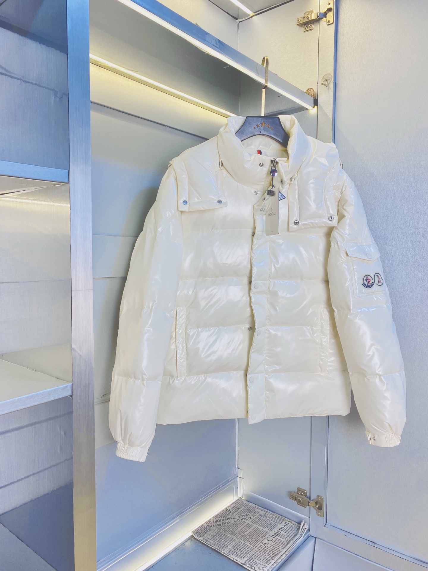 NO:646272,Original item from the official website. Can wear 200 pounds of Moncler ss new down jacket. High version and high quality. Original fabric, the same style as Internet celebrity stars. Open mold to customize hardware accessories. Very comfortable. Super versatile and good-looking down jacket. Non-market ordinary version. Feel free to compare. Quality is absolutely guaranteed. Color pictures and colors. Size M-3XL,,Moncler,jackets & coats,down jacket,alexander wang19860909官网原单货 可穿200斤蒙口Moncler ss新款羽绒服外套 高版本高品质 原版面料网红明星同款 开模定制五金辅料 感非常舒服 超级百搭好看的一款羽绒外套 非市场普通版本 随意对比 品质绝对保证 颜色图色 尺码M-3XL,,Moncler,jackets & coats,down jacket,alexander wang,Men's clothing