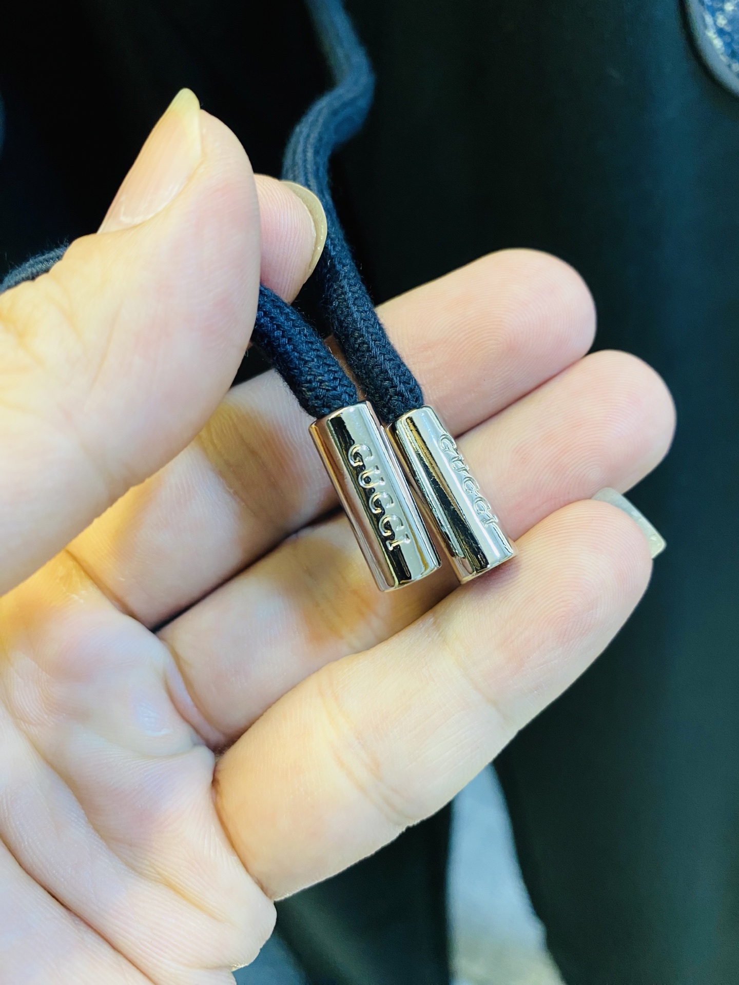 P250 官网原单货 可穿210斤🔥古奇Gucci 简约时尚 秋冬款休闲裤卫裤松紧裤直筒裤长裤👖身穿着非常舒适 低调不失奢华 穿出去非常有档次,裤型款式和裁剪亦无需多言 上身精致跃然.真正一等一顶级质料 真正殿堂级的休闲裤松紧裤,选用土耳其的棉花 生产出最有名的单宁布 品质卓然,经过重水洗使得裤子很柔软！直脚的版型 不挑人 上身绝对的有型 达人设计 极度奢华。码数:M-3XL