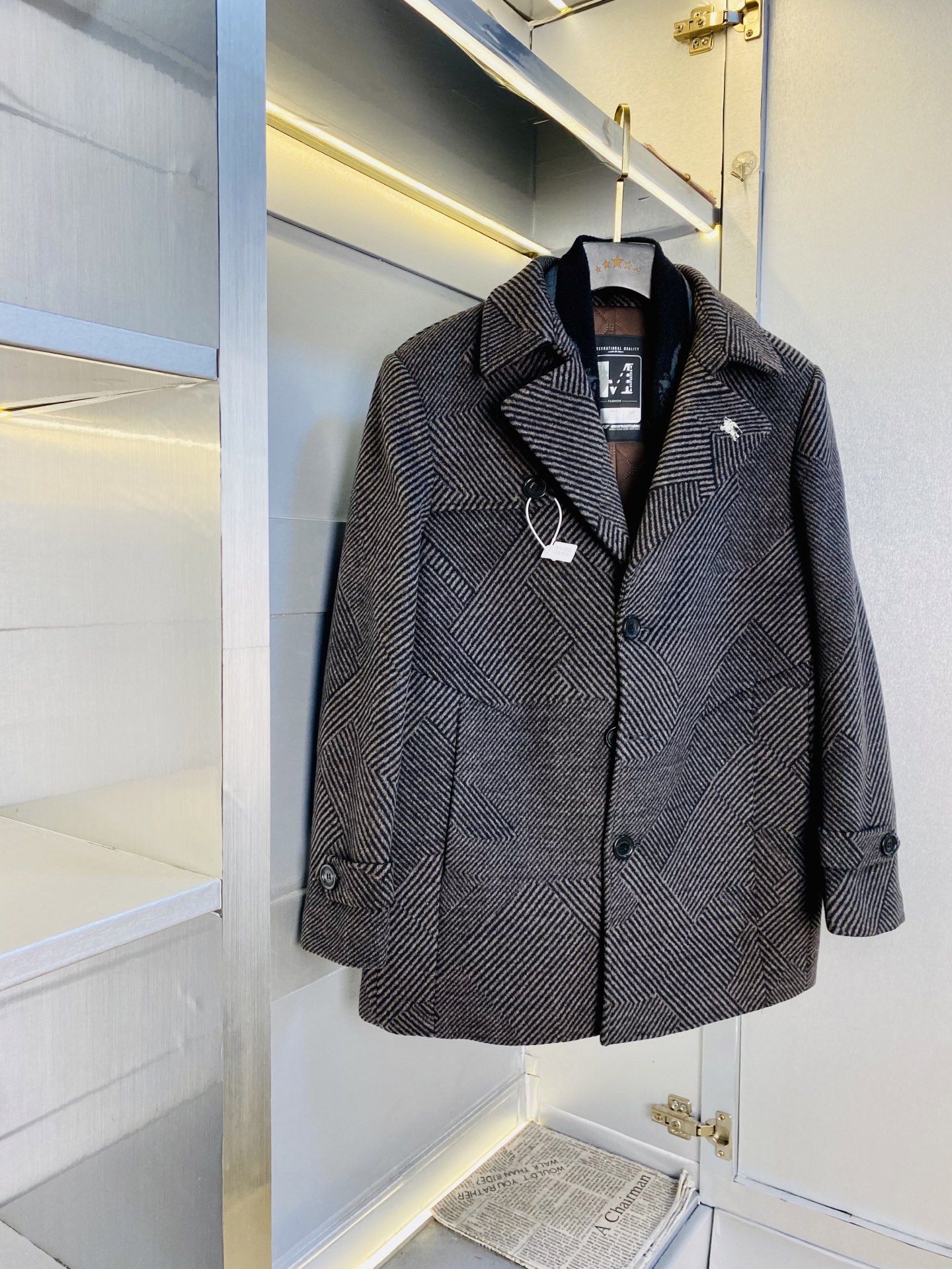 NO:656324,The original item from the official website can wear the latest Burberry 2025 model weighing 200 pounds!  Cotton coat, woolen coat, wool coat, short coat, quilted lining. High version and high quality. Original fabric, the same style as Internet celebrity stars. Mold customization of hardware accessories. Very comfortable. Super versatile and good-looking. Non-market ordinary version. Compare at will. Quality is absolutely guaranteed. Color picture and color. Size M-3XL,, burberry, burberry, alexander wang19860909官网原单货 可穿200斤巴宝莉Burberry 2025最新款！棉衣棉服毛尼大衣羊毛大衣短款大衣内里夹棉 高版本高品质 原版面料网红明星同款 开模定制五金辅料 感非常舒服 超级百搭好看 非市场普通版本 随意对比 品质绝对保证 颜色图色 尺码M-3XL,,burberry,burberry,alexander wang,Men's clothing