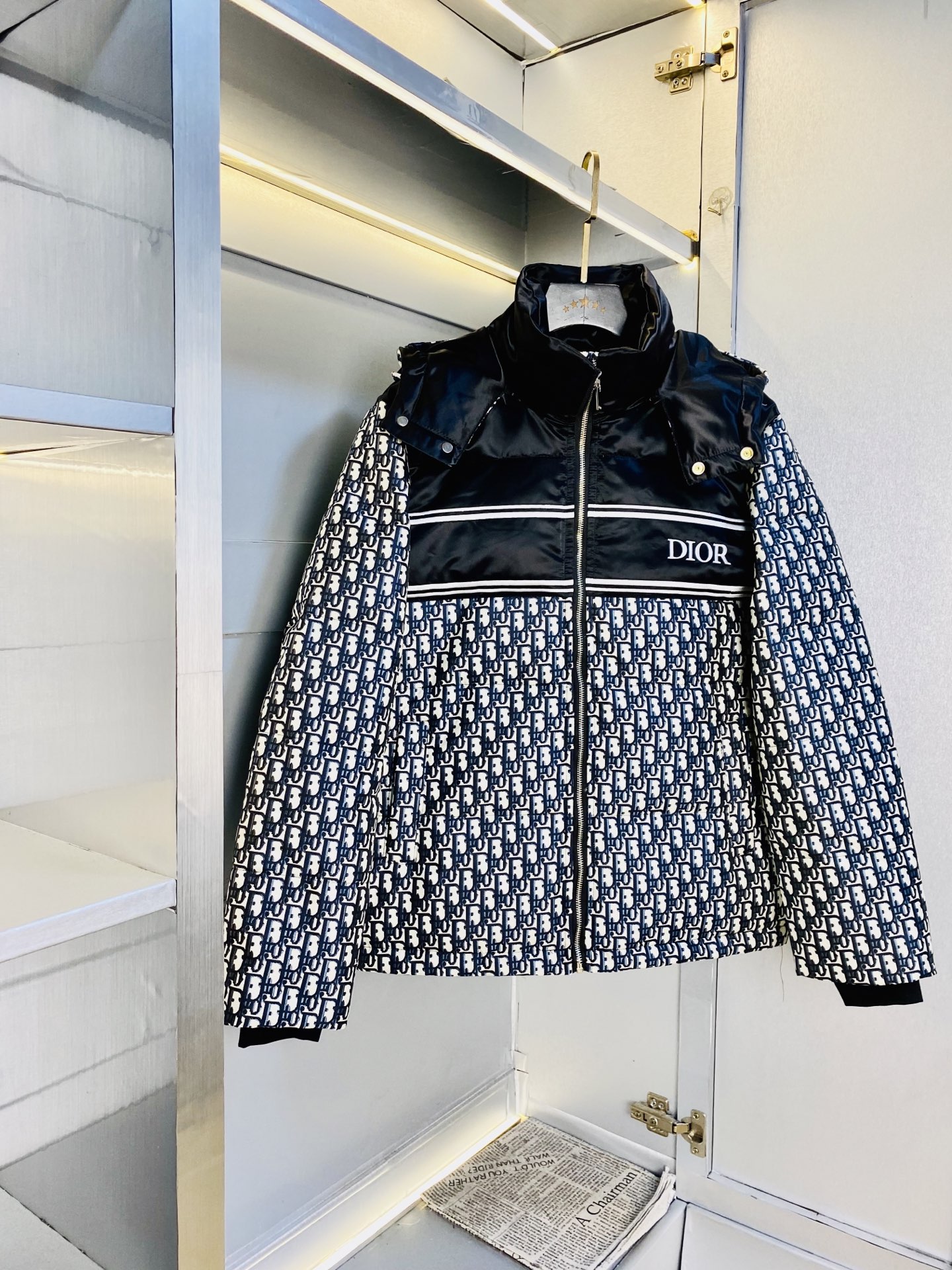 NO:648557,Original item from the official website. Can wear 200 pounds of Dior's new ss down jacket. High version and high quality. Original fabric, the same style as Internet celebrity stars. Open mold to customize hardware accessories. Very comfortable. Super versatile and good-looking down jacket. Non-market ordinary version. Compare at will. Quality is absolutely guaranteed. Color pictures and colors. Size M-3XL, dior, dior, jackets & coats, down jacket, alexander wang19860909官网原单货 可穿200斤迪奥Dior ss新款羽绒服外套 高版本高品质 原版面料网红明星同款 开模定制五金辅料 感非常舒服 超级百搭好看的一款羽绒外套 非市场普通版本 随意对比 品质绝对保证 颜色图色 尺码M-3XL,,dior,dior,jackets & coats,down jacket,alexander wang,Men's clothing