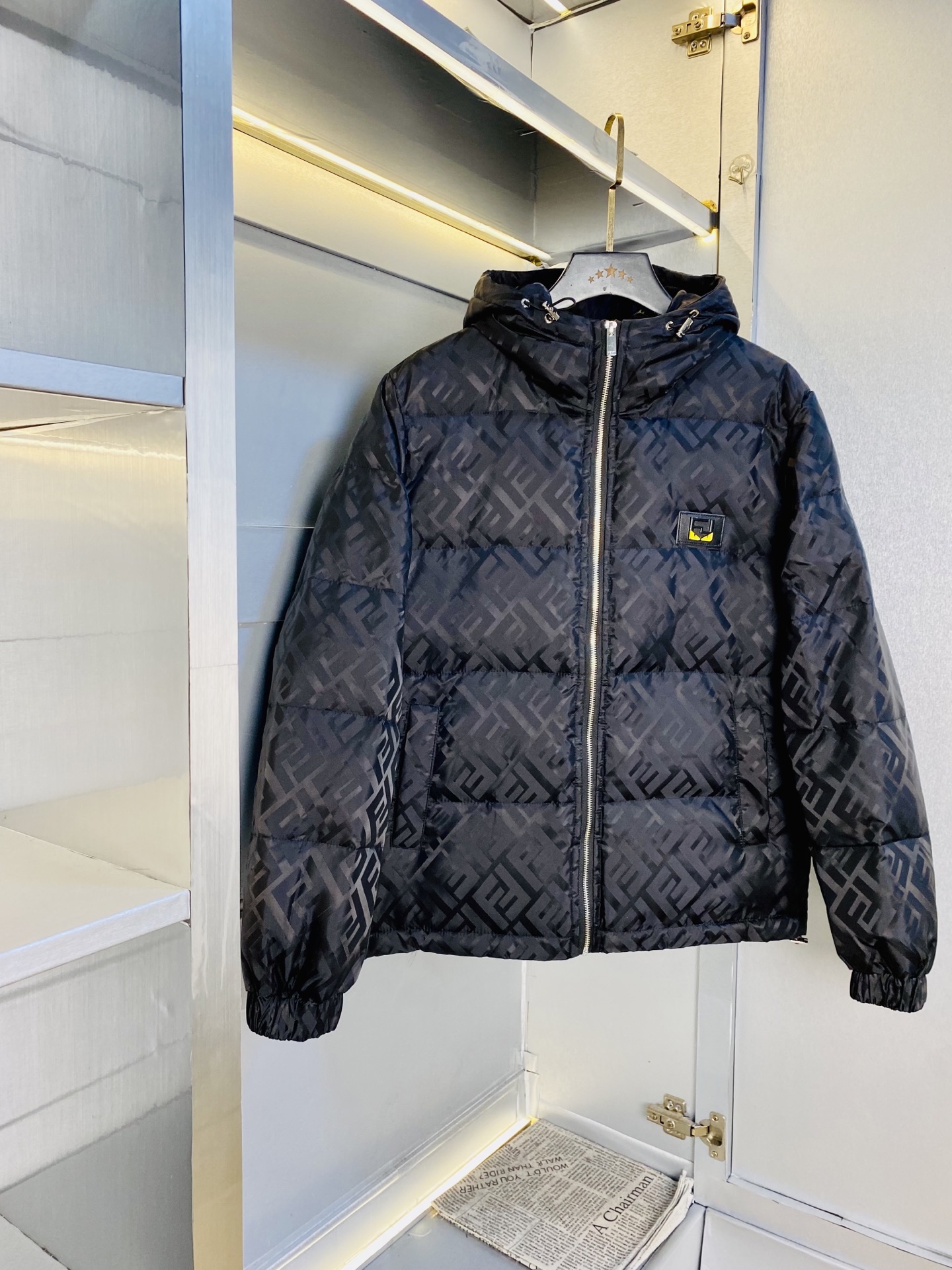 NO:648573,Original item from the official website. Can wear 200 pounds of Fendi's new ss down jacket. High version and high quality. Original fabric, the same style as Internet celebrity stars. Mold customization of hardware accessories. Very comfortable. Super versatile and good-looking down jacket. Non-market ordinary version. Compare at will. Quality is absolutely guaranteed. Colors and pictures. Size M-3XL,,fendi,fendi,jackets & coats,down jacket,alexander wang19860909官网原单货 可穿200斤芬迪Fendi ss新款羽绒服外套 高版本高品质 原版面料网红明星同款 开模定制五金辅料 感非常舒服 超级百搭好看的一款羽绒外套 非市场普通版本 随意对比 品质绝对保证 颜色图色 尺码M-3XL,,fendi,fendi,jackets & coats,down jacket,alexander wang,Men's clothing