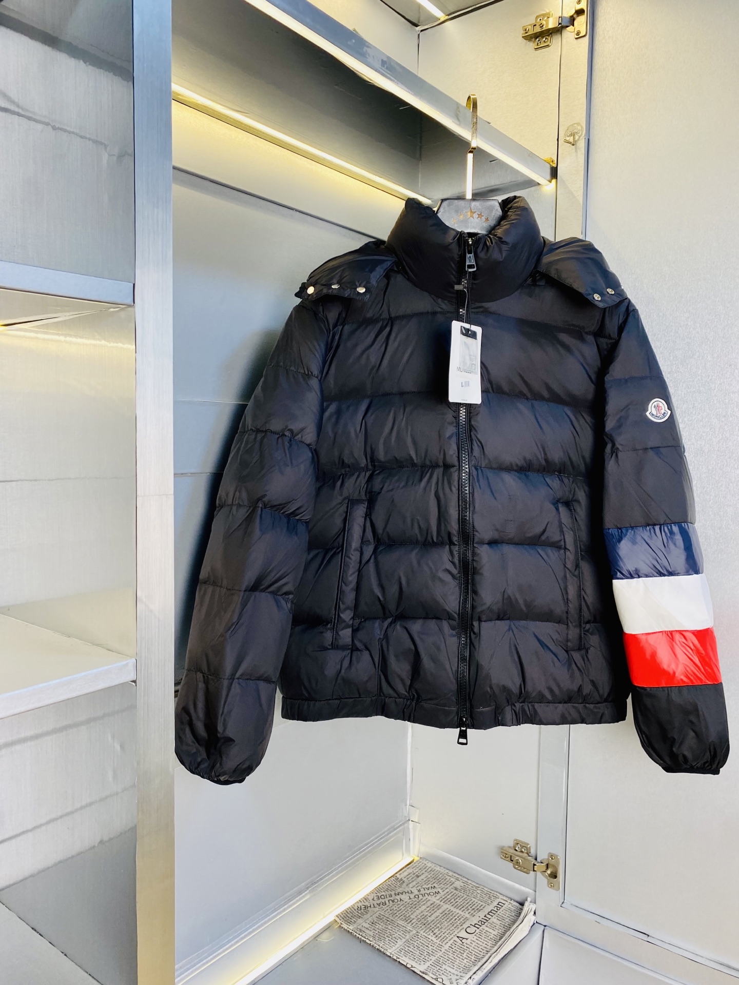 NO:648585,Original item from the official website. Can wear 200 pounds of Moncler ss new down jacket. High version and high quality. Original fabric, the same style as Internet celebrity stars. Open mold to customize hardware accessories. Very comfortable. Super versatile and good-looking down jacket. Non-market ordinary version. Feel free to compare. Quality is absolutely guaranteed. Color pictures and colors. Size M-3XL,,Moncler,jackets & coats,down jacket,alexander wang19860909官网原单货 可穿200斤蒙口Moncler ss新款羽绒服外套 高版本高品质 原版面料网红明星同款 开模定制五金辅料 感非常舒服 超级百搭好看的一款羽绒外套 非市场普通版本 随意对比 品质绝对保证 颜色图色 尺码M-3XL,,Moncler,jackets & coats,down jacket,alexander wang,Men's clothing