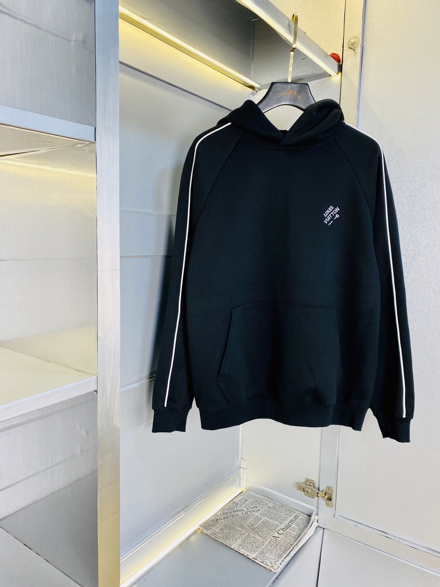 NO:656356,Original item from the official website, can wear 210 pounds, couple style Louis Vuitton Lv 2025 spring and autumn style!  New hooded sweatshirt. High version and high quality. The original fabric is the same as that of Internet celebrity stars. Mold customization of hardware and accessories. Very comfortable. Super versatile and good-looking. Non-market ordinary version. Compare at will. Quality is absolutely guaranteed. Color picture and color. Size S-4XL, Louis vuitton, Louis vuitton, hoodie, sweatshirts, hats, alexander wang19860909官网原单货 可穿210斤 情侣款路易威登Lv 2025春秋款！新款连帽卫衣 高版本高品质 原版面料网红明星同款 开模定制五金辅料 感非常舒服 超级百搭好看的一款 非市场普通版本 随意对比 品质绝对保证 颜色图色 尺码S-4XL,,louis vuitton,louis vuitton,hoodie,sweatshirts,hats,alexander wang,Men's clothing