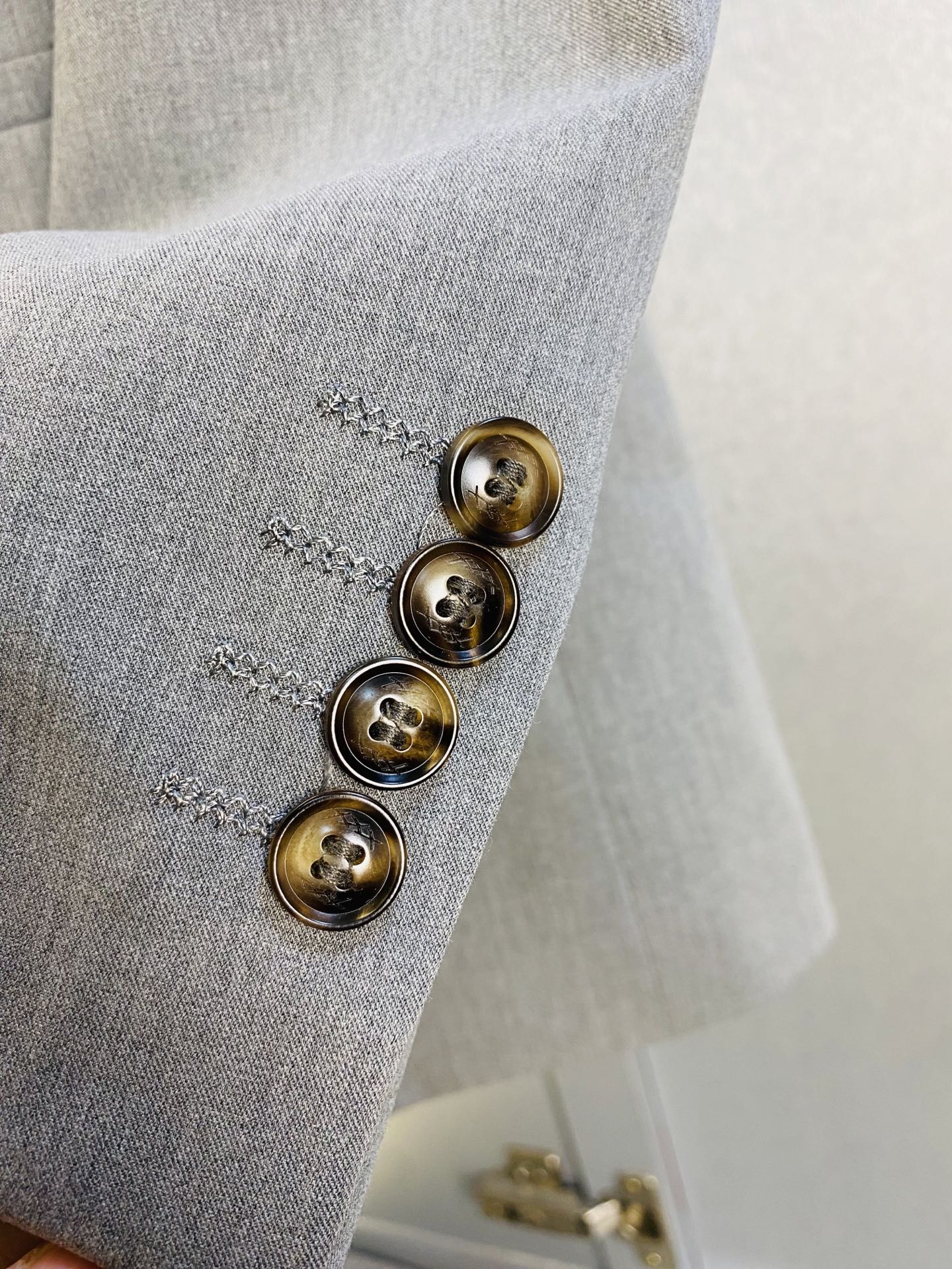 支持年后退换！ 整套P680 官网原单货 可穿220斤🔥杰尼亚Zegna 2025秋冬款！新款西装外套西装套装西服套装礼服套装 三标齐全 带洗水唛⚠高版本⚠高品质 ⚠原版面料⚠网红明星同款!

开模定制五金辅料  感非常舒服  超级百搭好看
非市场普通版本 随意对比 品质绝对保证
颜色：图色
尺码：M-4XL (175/130斤穿M)