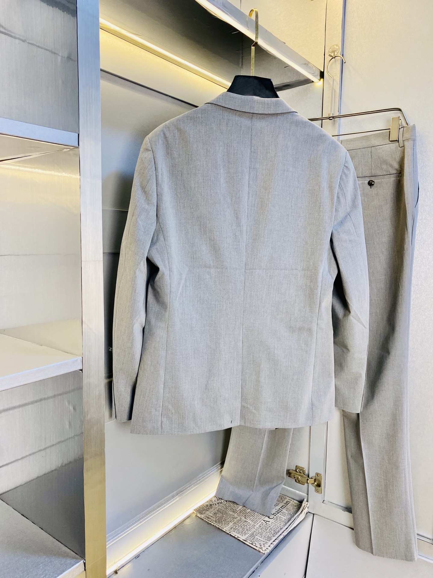 支持年后退换！ 整套P680 官网原单货 可穿220斤🔥杰尼亚Zegna 2025秋冬款！新款西装外套西装套装西服套装礼服套装 三标齐全 带洗水唛⚠高版本⚠高品质 ⚠原版面料⚠网红明星同款!

开模定制五金辅料  感非常舒服  超级百搭好看
非市场普通版本 随意对比 品质绝对保证
颜色：图色
尺码：M-4XL (175/130斤穿M)