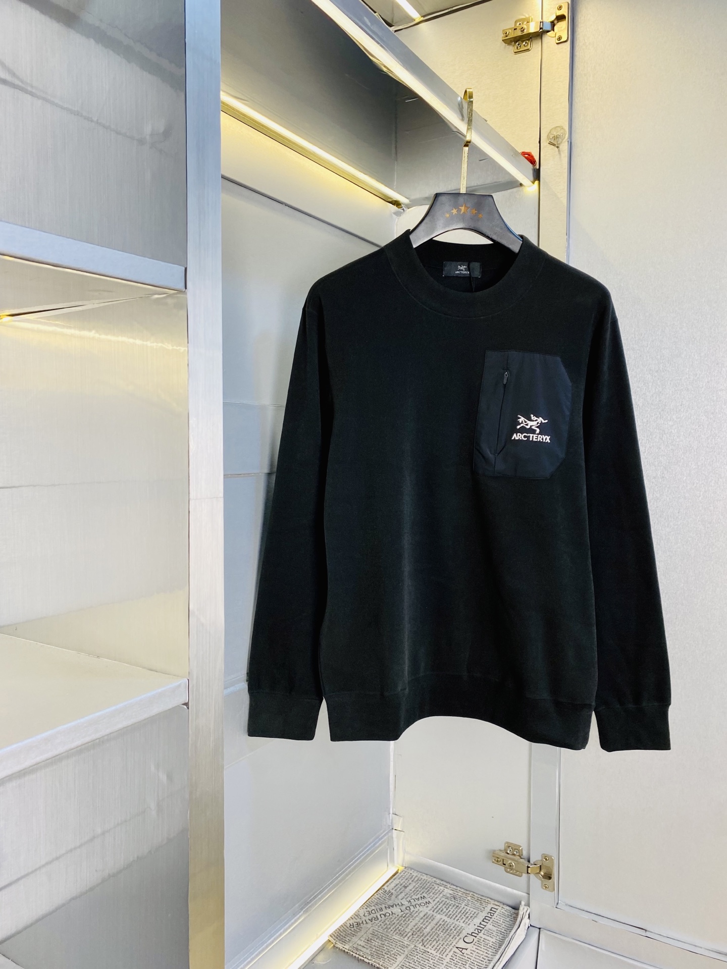 NO:681161,Double-sided velvet can wear up to 220 pounds. Double-sided velvet thin velvet model. Arcteryx. Original quality. 2026 latest model. Warm long-sleeved sweatshirt style base layer T-shirt. Selected counters to customize top-grade imported fabrics. All details are perfectly made and reproduced 1:1. Restore 100% authenticity. Original hardware. High-end customized accessories. Original factory original label. The upper body effect is great!  Size L-4XL,arc'teryx,hoodie,sweatshirts,tees,t-shirt,19860909双面绒可穿220斤 双面加绒薄绒款 始祖鸟Arcteryx 原单品质 2026最新款 保暖长袖卫衣款打底衫T恤 精选专柜订制顶级进口面料 所有细节做工完美1比1复刻 还原正品百分百 原版五金 高端订制辅料 原厂原标 上身效果超赞！码数L-4XL,arc'teryx,hoodie,sweatshirts,tees，t-shirt,,Men's clothing