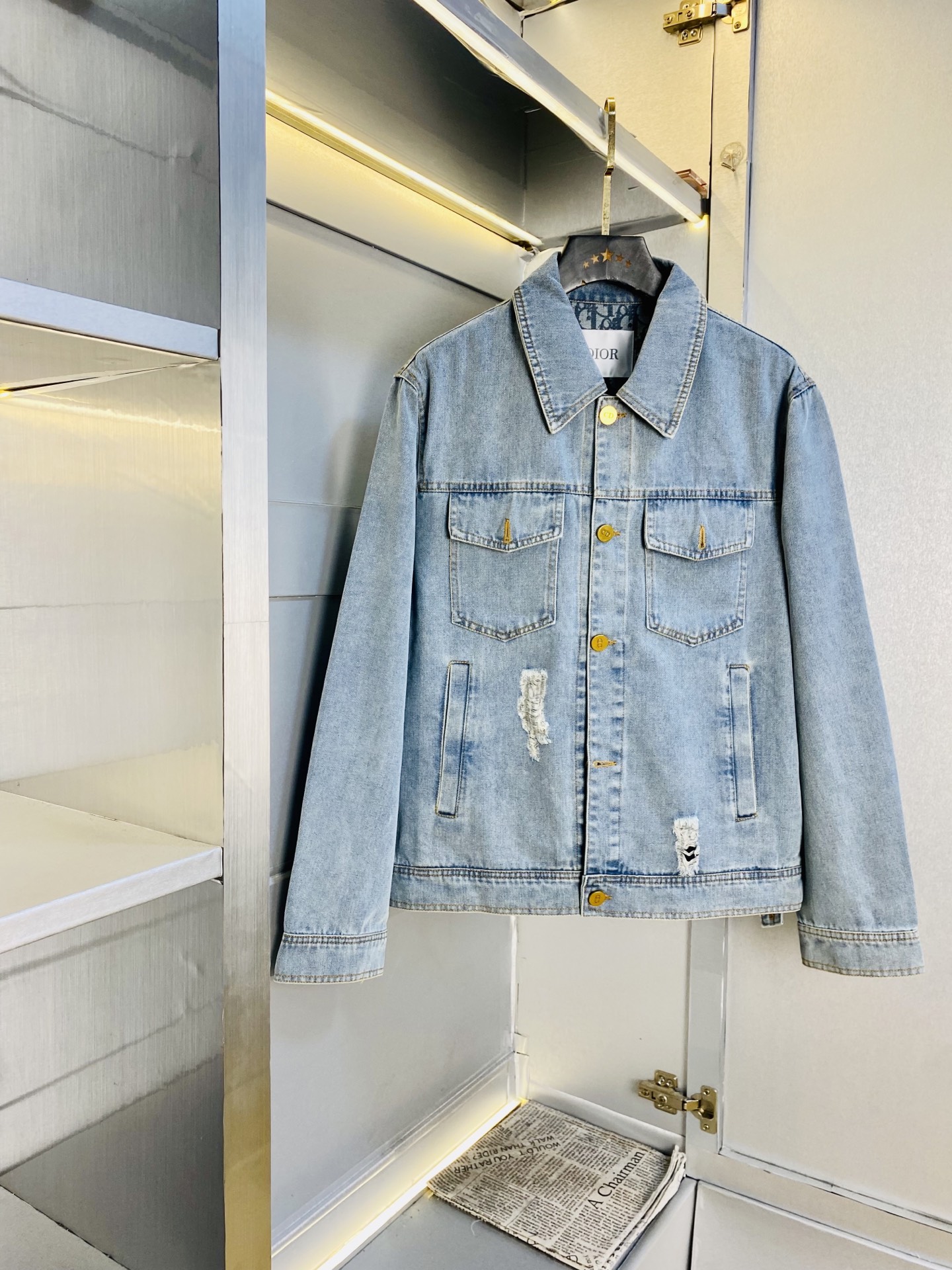 NO:743523,The original item from the official website can wear 200 pounds of Dior 2026 spring style!  New denim jacket and windproof jacket. High version and high quality. The original fabric is the same as that of Internet celebrity stars. Open mold to customize hardware accessories. Very comfortable. Super versatile and good-looking jacket. Not ordinary version in the market. Compare at will. Quality is absolutely guaranteed. Color pictures and colors. Sizes M-3XL, dior, dior, jackets & coats, jackets & coats,19860909官网原单货 可穿200斤迪奥Dior 2026春款！新款牛仔外套夹克防风衣 高版本高品质 原版面料网红明星同款 开模定制五金辅料 感非常舒服 超级百搭好看的一款外套 非市场普通版本 随意对比 品质绝对保证 颜色图色 尺码M-3XL,,dior,dior,jackets & coats,jackets & coats,,Men's clothing