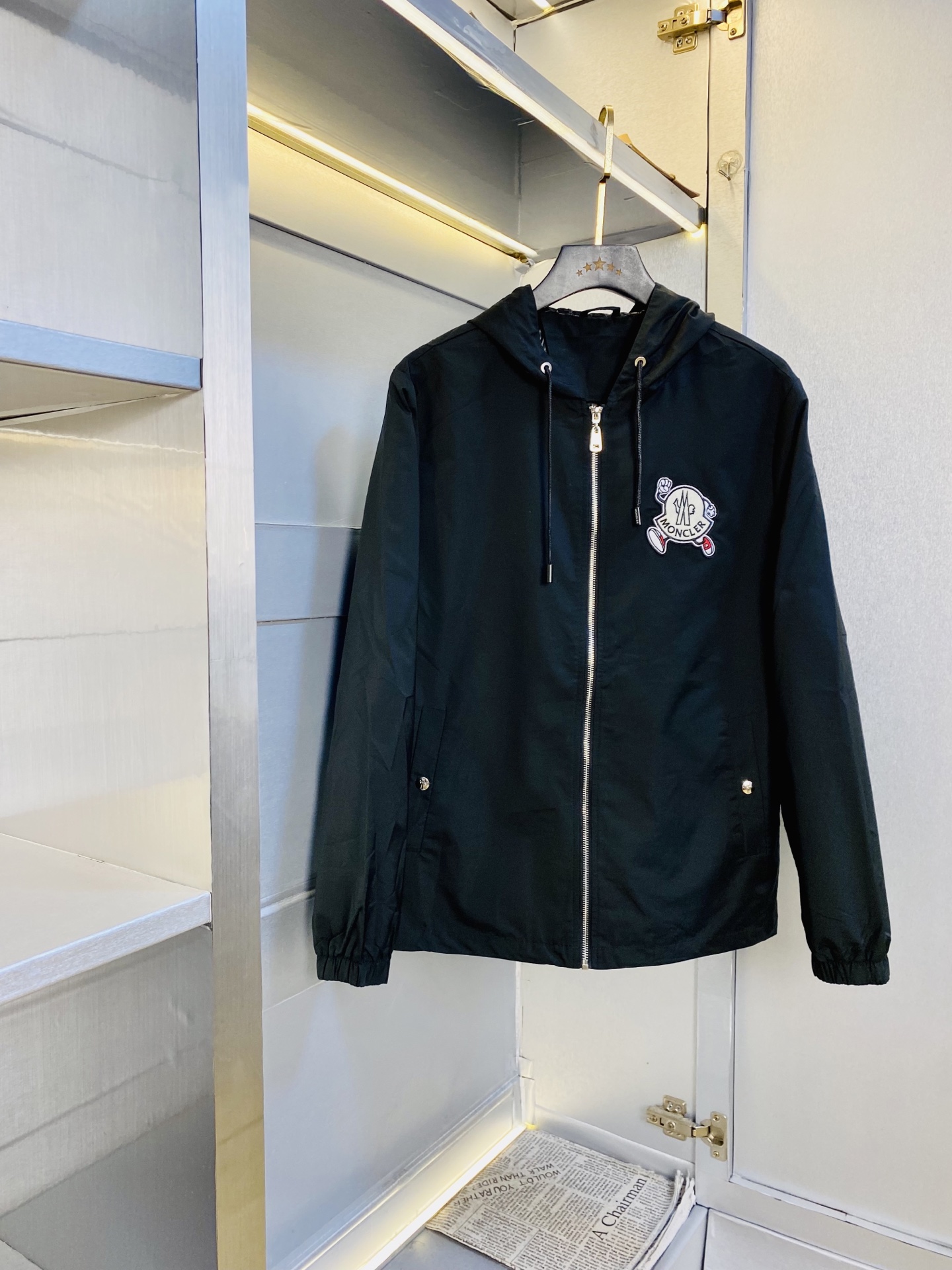 NO:773487,The original item from the official website can be worn with a 200-pound Moncler 2026 spring model!  New coat, jacket and windproof coat. High version and high quality. The original fabric is the same as that of Internet celebrity stars. Open mold to customize hardware accessories. Very comfortable. Super versatile and good-looking coat. Not the ordinary version in the market. Compare at will. Quality is absolutely guaranteed. Color pictures and colors. Sizes M-3XL, Moncler, jackets & coats, jackets & coats,19860909官网原单货 可穿200斤蒙口Moncler 2026春款！新款外套夹克防风衣 高版本高品质 原版面料网红明星同款 开模定制五金辅料 感非常舒服 超级百搭好看的一款外套 非市场普通版本 随意对比 品质绝对保证 颜色图色 尺码M-3XL,,Moncler,jackets & coats,jackets & coats,,Men's clothing