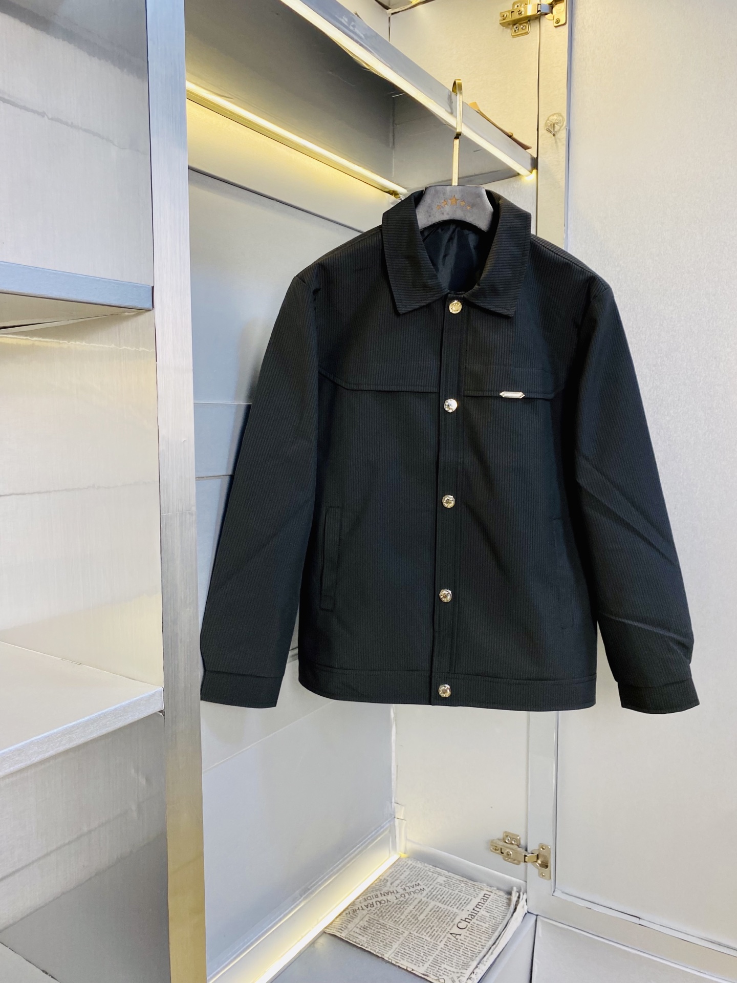 NO:773483,The original item from the official website can wear 220 pounds of Louis Vuitton Lv 2026 spring style!  New coat, jacket and windproof coat. High version and high quality. The original fabric is the same as that of Internet celebrity stars. Customized hardware and accessories. Very comfortable. Super versatile and good-looking coat. Non-common version in the market. Compare at will. Quality is absolutely guaranteed. Color pictures and colors. Sizes M-4XL, Louis vuitton, Louis vuitton, jackets & coats, jackets & coats,19860909官网原单货 可穿220斤路易威登Lv 2026春款！新款外套夹克防风衣 高版本高品质 原版面料网红明星同款 开模定制五金辅料 感非常舒服 超级百搭好看的一款外套 非市场普通版本 随意对比 品质绝对保证 颜色图色 尺码M-4XL,,louis vuitton,louis vuitton,jackets & coats,jackets & coats,,Men's clothing
