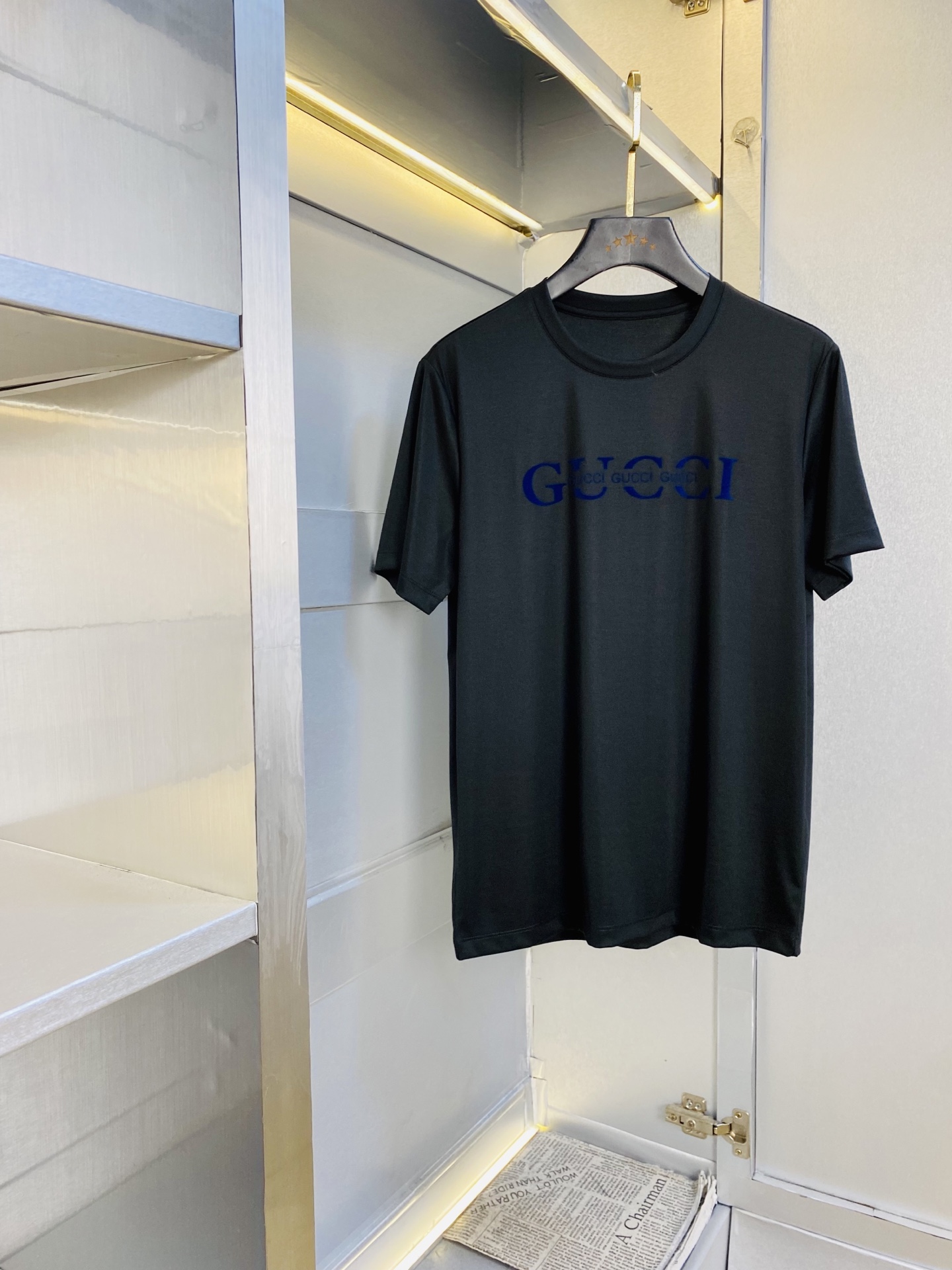NO:773453,Wearing 240 pounds, Good News for Fatty, Couple Style, Size M-6XL, Gucci, Original Order Quality, 2026 Latest Men's Short-sleeved T-shirt Clothes, Selected Counter Customized Top-grade Mercerized Cotton Imported Fabric, All Details Perfectly Workmanship, 1:1 Reproduction, 100% Authentic, Original Hardware, High-end Custom Accessories, Original Factory Label, The upper body effect is amazing!  ,,gucci,T-shirt,tees,t-shirt,19860909穿240斤 胖子福音 情侣款 码数M-6XL 古奇Gucci 原单品质 2026最新款 男装短袖T恤 衣服 精选专柜订制顶级丝光棉进口面料 所有细节做工完美1比1复刻 还原正品百分百 原版五金 高端订制辅料 原厂原标 上身效果超赞！,,gucci,T-shirt,tees，t-shirt,,Men's clothing