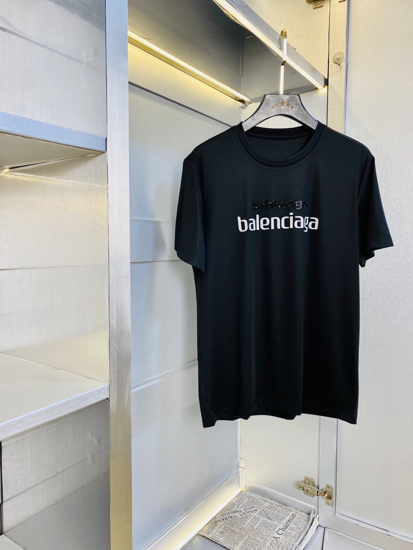 NO:831031,Wearing 240 pounds, Good News for Fat People, Couple Style, Size M-6XL, Balenciaga, Original Order Quality, 2026 Latest Men's Short-Sleeved T-shirt Clothes, Selected Counter Customized Top-grade Mercerized Cotton Imported Fabric, All Details Perfectly Workmanship, 1:1 Reproduction, 100% Authentic, Original Hardware, High-end Custom Accessories, Original Factory Original Label, The upper body effect is great!  ,,balenciaga,balenciaga,T-shirt,tees,t-shirt,19860909穿240斤 胖子福音 情侣款 码数M-6XL 巴黎世家Balenciaga 原单品质 2026最新款 男装短袖T恤 衣服 精选专柜订制顶级丝光棉进口面料 所有细节做工完美1比1复刻 还原正品百分百 原版五金 高端订制辅料 原厂原标 上身效果超赞！,,balenciaga,balenciaga,T-shirt,tees，t-shirt,,Men's clothing