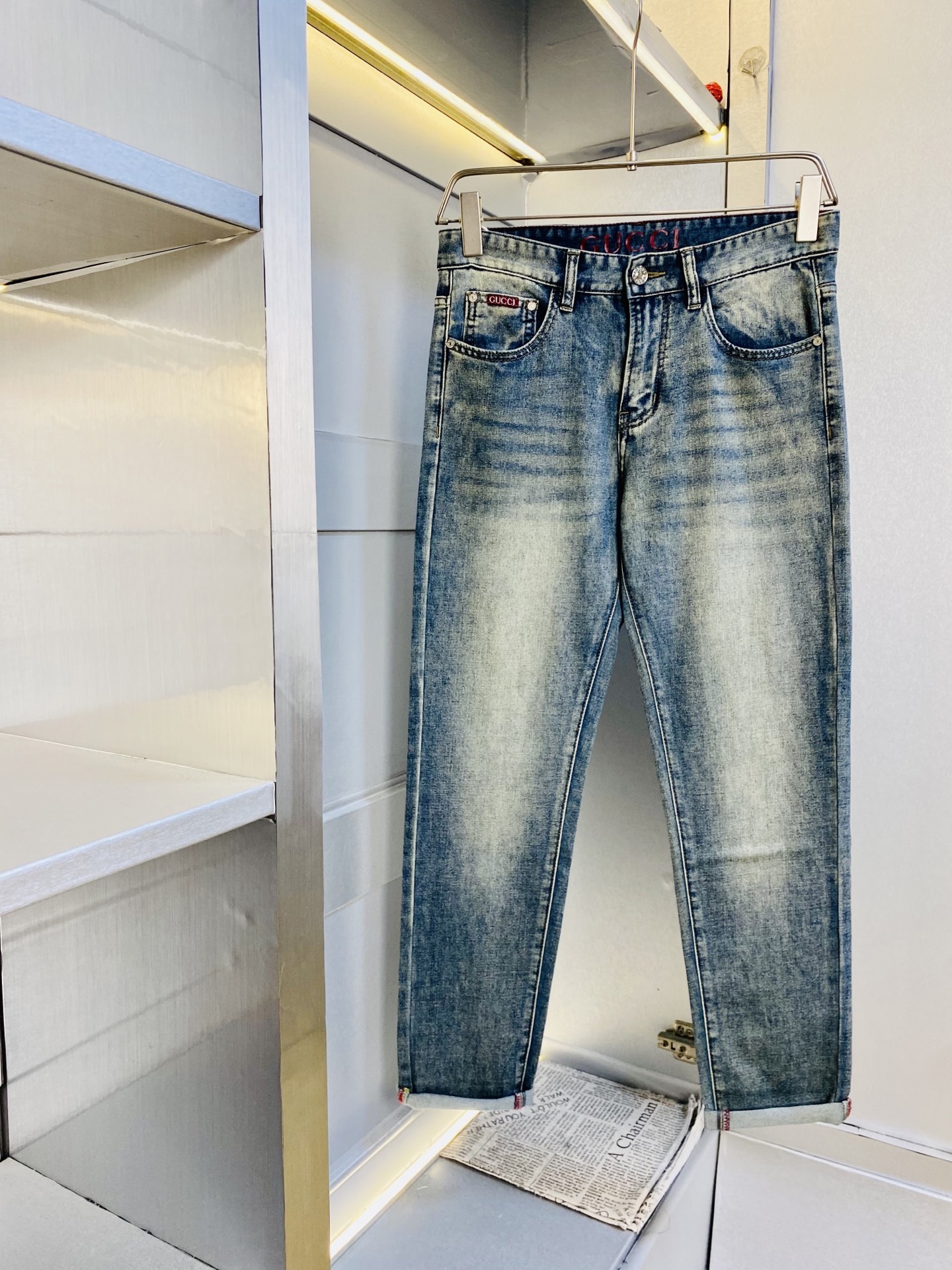 NO:773459,The original item can be worn up to 220 pounds. The new Gucci 2026 thin jeans are available at the counter at the same time. Fashionable casual stretch jeans, imported original fabrics, comfortable and breathable upper body, top-notch craftsmanship hardware accessories. Extremely high grade, super correct fit, fashionable and stylish upper body!  A wardrobe essential!  Size 29-40,,gucci,jeans,19860909原单货 可穿220斤古奇Gucci 2026薄款牛仔裤新款专柜同步有售,时尚休闲裤弹力牛仔裤,进口原版面料,上身舒适透气,顶级工艺五金配饰.档次极高,版型超正,上身时尚有型！衣橱必备单品！尺码29-40,,gucci,jeans,,Men's clothing