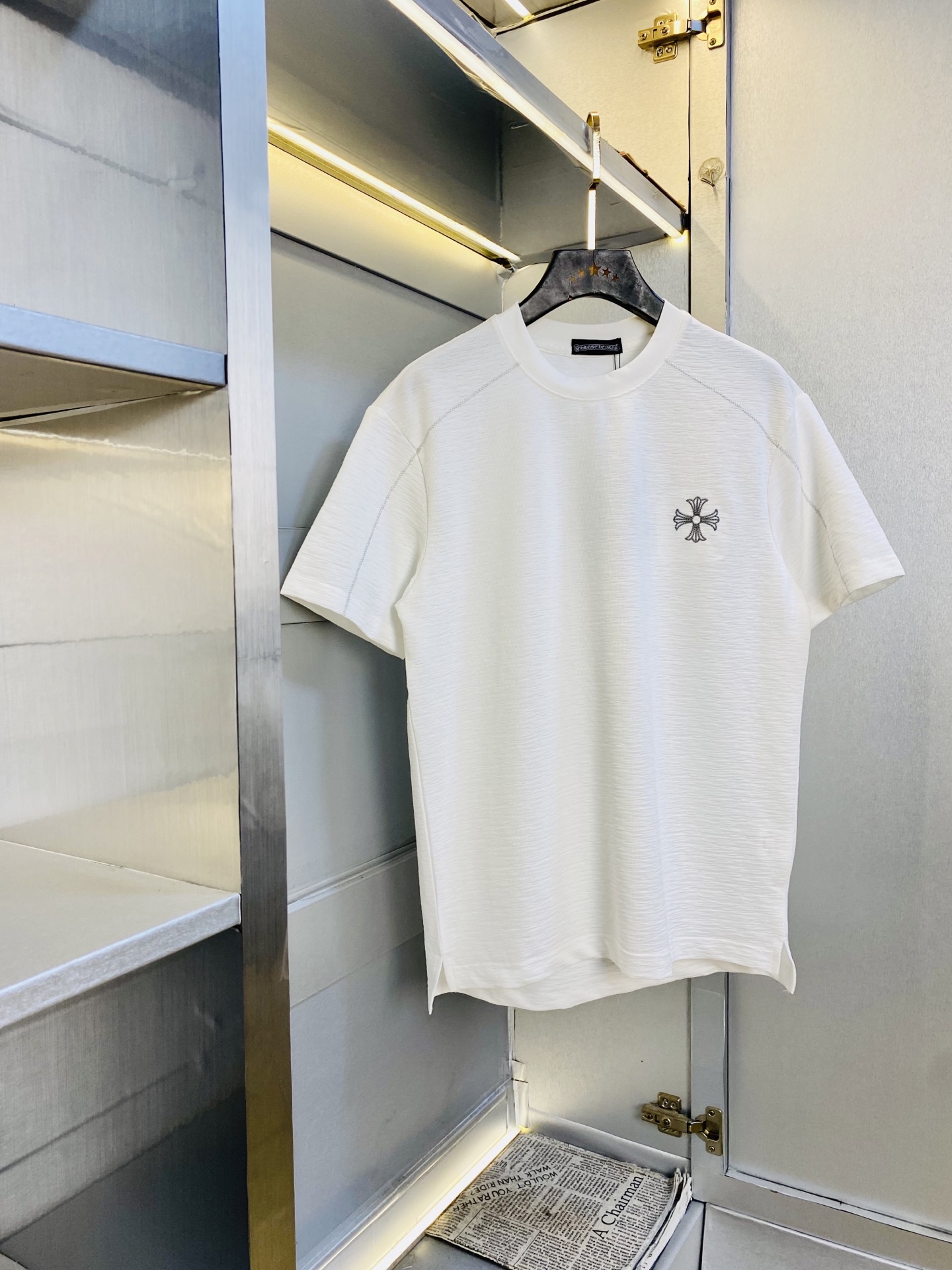 NO:773476,Wearing 190 pounds, Chrome Hearts couple's outfit, original quality, 2026 latest short-sleeved T-shirt, selected counter custom-made top-grade imported fabrics, all details perfectly made, 1:1 replica, 100% authentic, original hardware, high-end customized accessories, original factory original label, the upper body effect is amazing!  Size M-3XL,,chrome hearts,chrome hearts,T-shirt,tees,t-shirt,19860909穿190斤 情侣装克罗心Chrome Hearts 原单品质 2026最新款短袖T恤 精选专柜订制顶级进口面料 所有细节做工完美1比1复刻 还原正品百分百 原版五金 高端订制辅料 原厂原标 上身效果超赞！码数M-3XL,,chrome hearts,chrome hearts,T-shirt,tees，t-shirt,,Men's clothing