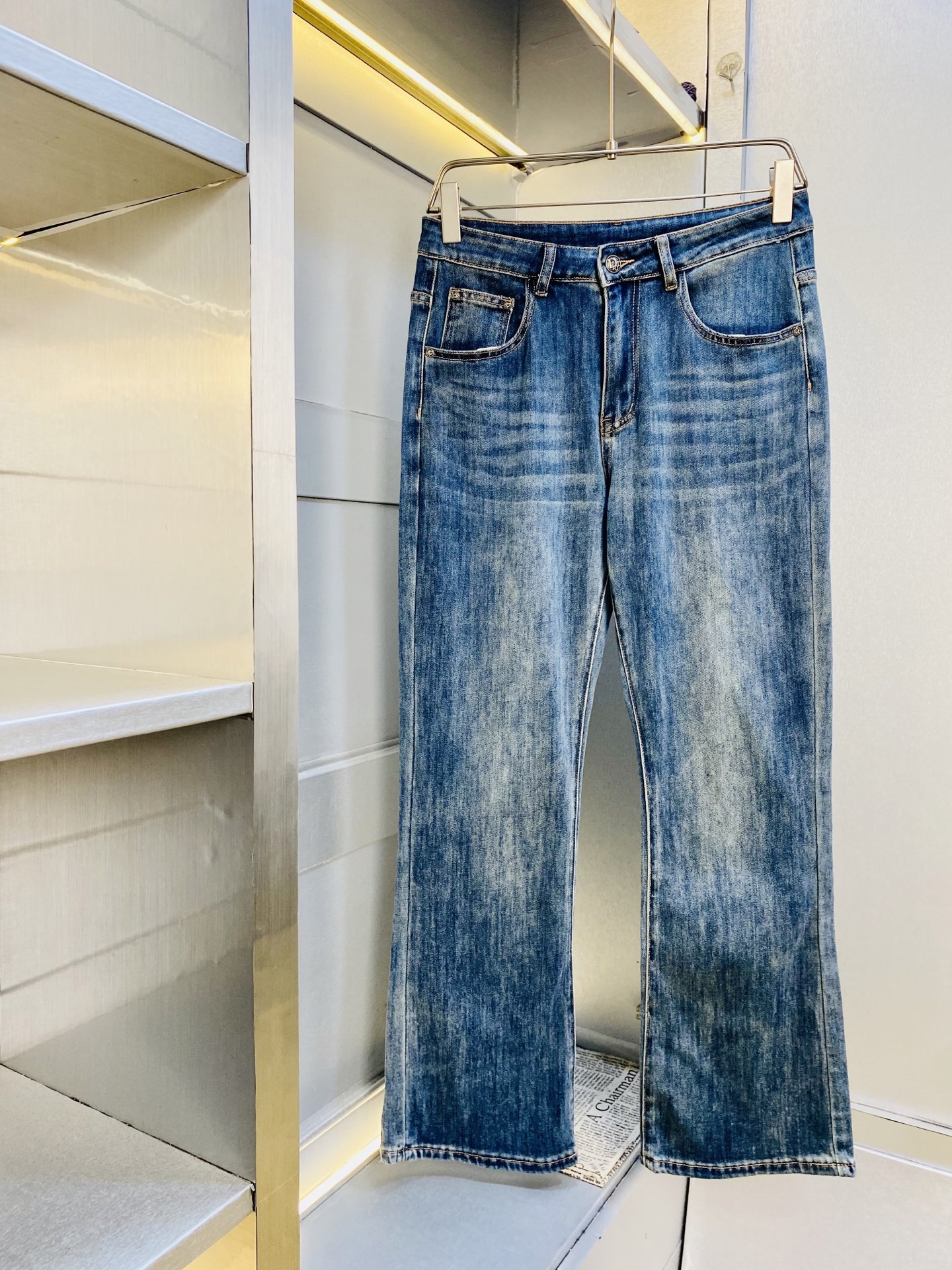 NO:839354,The original item can wear 200 pounds of Dior 2026 new thin jeans, which are available at the counter at the same time. Fashionable casual stretch jeans, imported original fabrics, comfortable and breathable upper body, top-notch craftsmanship hardware accessories. Extremely high grade, super correct fit, fashionable and stylish upper body!  A wardrobe essential!  Size 28-38,,dior,dior,jeans,19860909原单货 可穿200斤迪奥Dior 2026薄款牛仔裤新款专柜同步有售,时尚休闲裤弹力牛仔裤,进口原版面料,上身舒适透气,顶级工艺五金配饰.档次极高,版型超正,上身时尚有型！衣橱必备单品！尺码28-38,,dior,dior,jeans,,Men's clothing