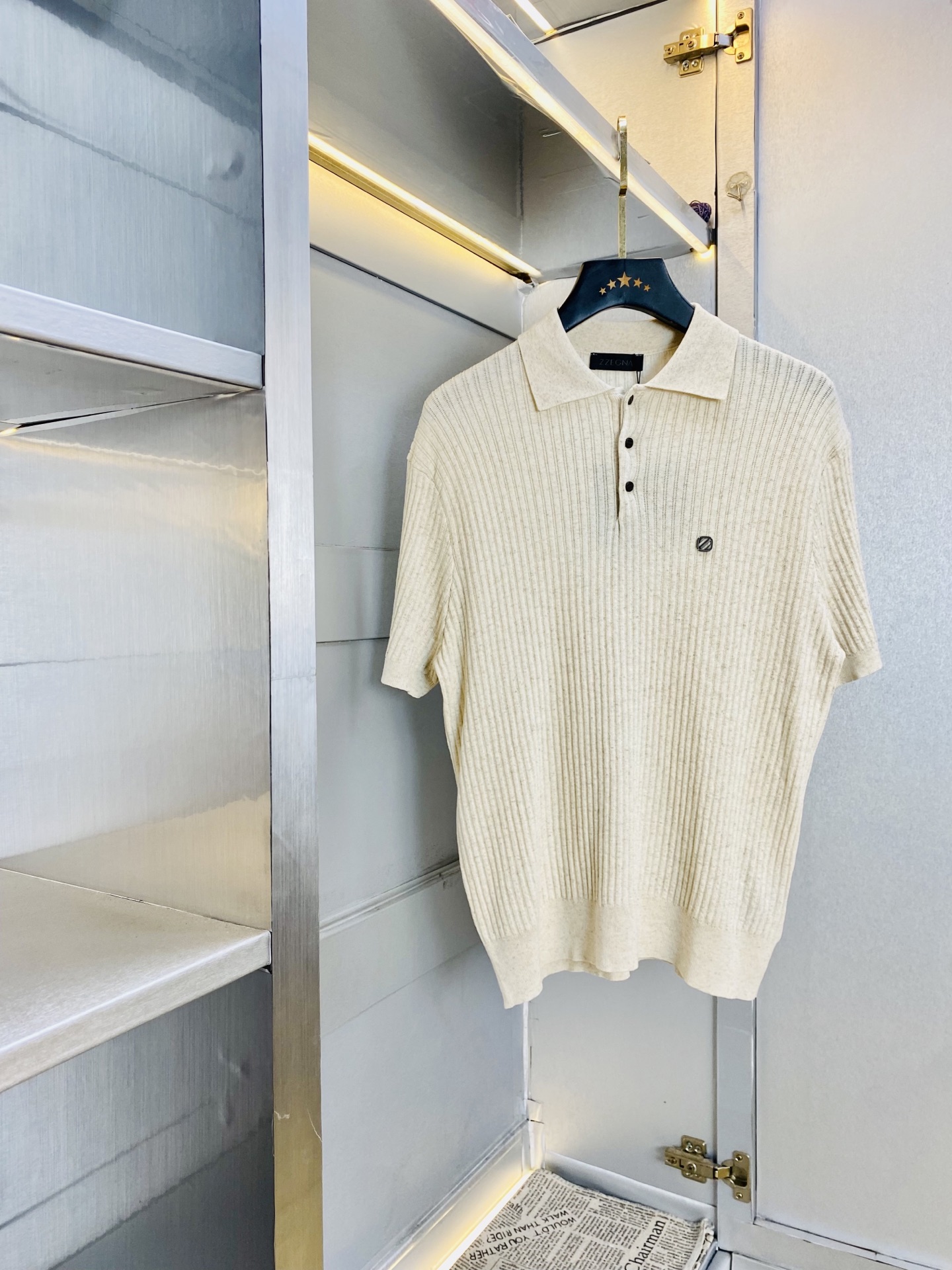 NO:903231,Can wear 220 pounds Zegna Original quality 2026 latest clothes Knitted lapel short sleeves Lapel short sleeves Selected top-grade Tencel fabrics customized by counters Cool and breathable All details are perfectly made 1:1 reproduction Restore 100% original hardware19860909可穿220斤 杰尼亚Zegna 原单品质 2026最新款衣服 翻领针织短袖翻领短袖 精选专柜订制顶级天丝面料 凉快透气所有细节做工完美1比1复刻 还原正品百分百 原版五金 高端订制辅料 原厂原标 上身效果超赞 码数 M-4XL,,zegna,T-shirt,,Men's clothing