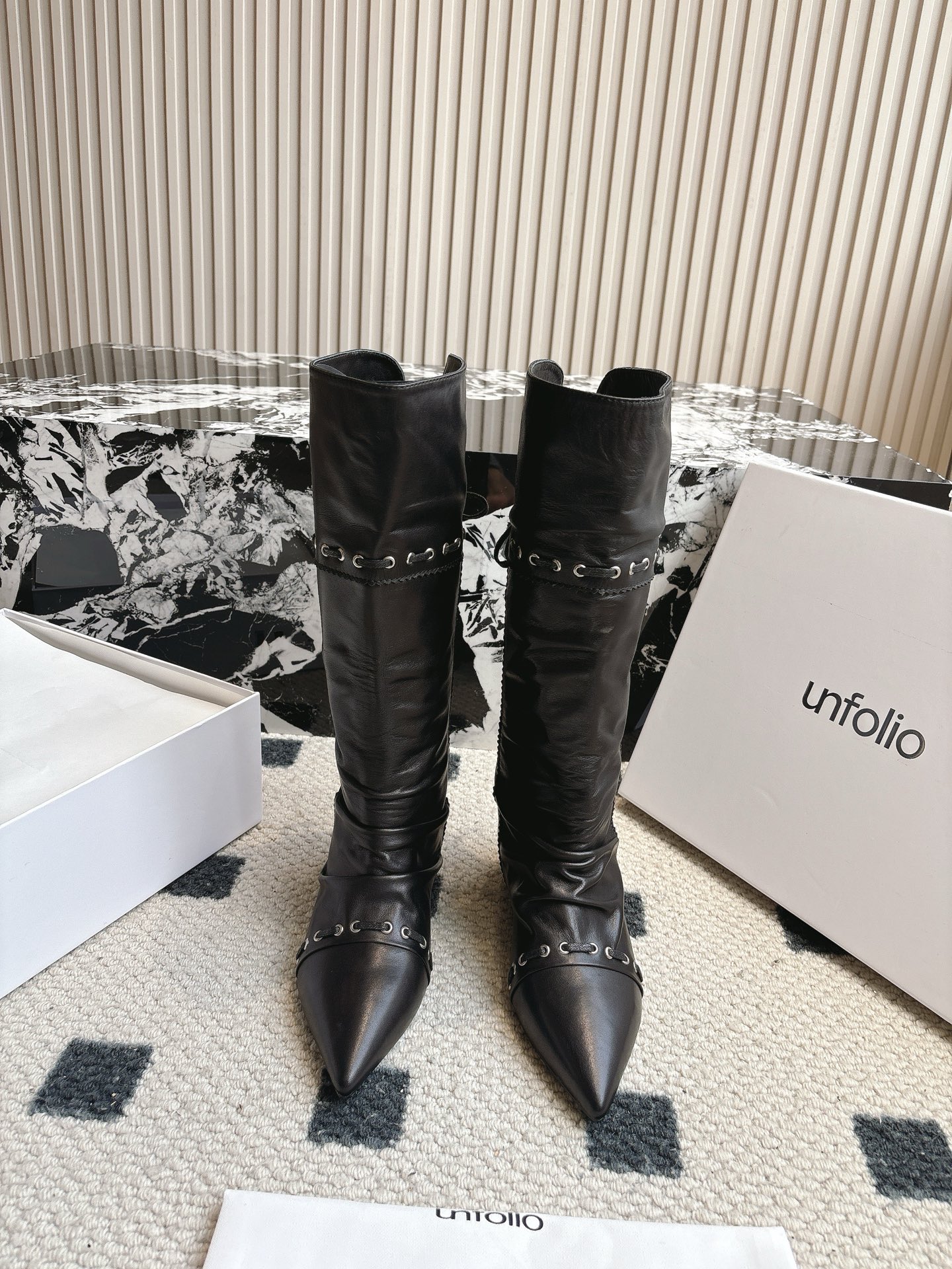 NO:559200,unfoli* 25 new retro western cowboy boots for autumn and winter. Feel the collision of autumn and western retro style. They can be easily held for commuting and daily wear. You can pile them up however you want. Each pile of boots is unique!  This fried chicken is really delicious!  The real thing looks better than the photo!  Called this year's best-looking pile of boots, without exaggeration, retro and versatile, lazy and simple. Upper cow suede, lining sheepskin, outsole Italian genuine leather sole Size35-41 (40.41 custom-made, non-refundable), boots, boots, sheepskin19860909unfoli* 25秋冬新款复古西部牛仔靴 感受秋日与西部复古风的碰撞通勤和日常穿搭都能轻松hold住,你想怎么堆都可以每个都是独一无二的堆堆靴！这款真的炒鸡美腻的！实物比照片好看的哦！称之为今年最好看的堆堆靴,毫不过分,复古百搭,慵懒简约. 鞋面牛反绒 内里羊皮 大底意大利真皮底 Size35-41（40.41订做不退换）,靴子,boots,sheepskin,Women's Shoes