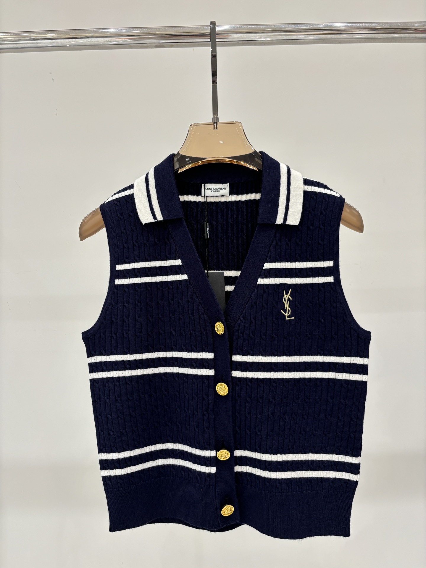 NO:453483,Saint Laurent vest｜25 summer new lapel letter logo embroidery striped contrasting metal buckle casual knit vest, saint laurent, alexander wang19860909圣罗兰背心｜25夏季新款翻领字母logo刺绣条纹撞色金属扣休闲针织背心,,saint laurent,alexander wang,Women's clothing