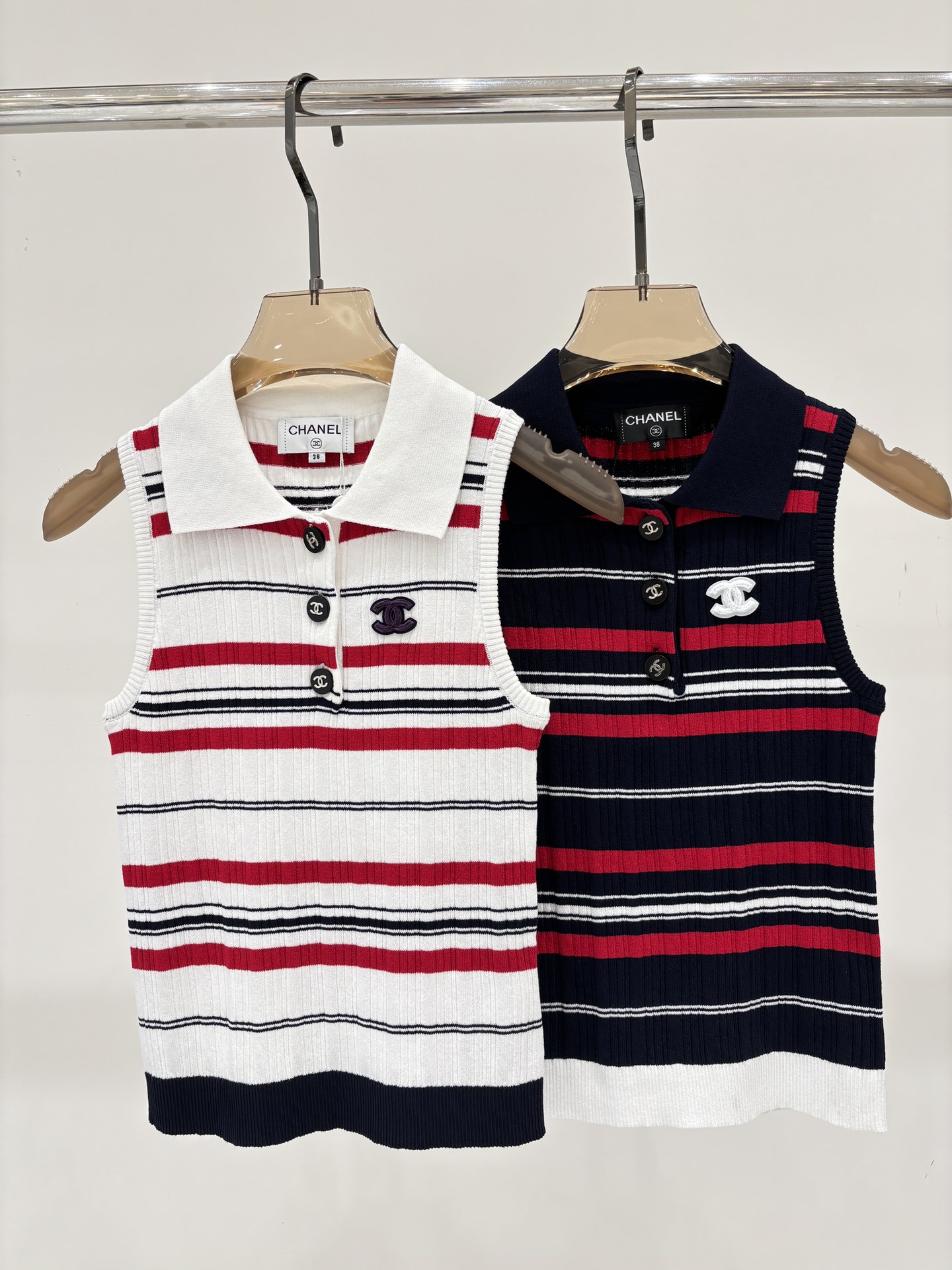 NO:453502,Xiaoxiang vest｜25 summer new lapel letter logo three-dimensional jacquard stripes contrasting color casual knitted vest, alexander wang19860909小香背心｜25夏季新款翻领字母logo立体提花条纹撞色休闲针织背心,,alexander wang,Women's clothing