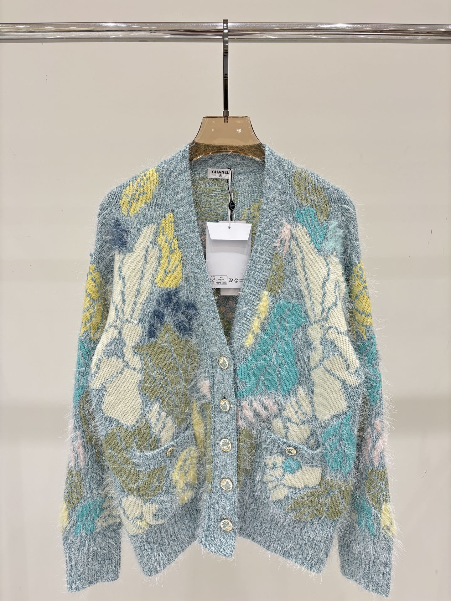 NO:453487,Xiaoxiang cardigan｜25 early autumn new V-neck colored inlay metal buckle soft and glutinous casual knitted cardigan, alexander wang19860909小香开衫｜25早秋新款v领彩色嵌花金属扣软糯休闲针织开衫,,alexander wang,Women's clothing