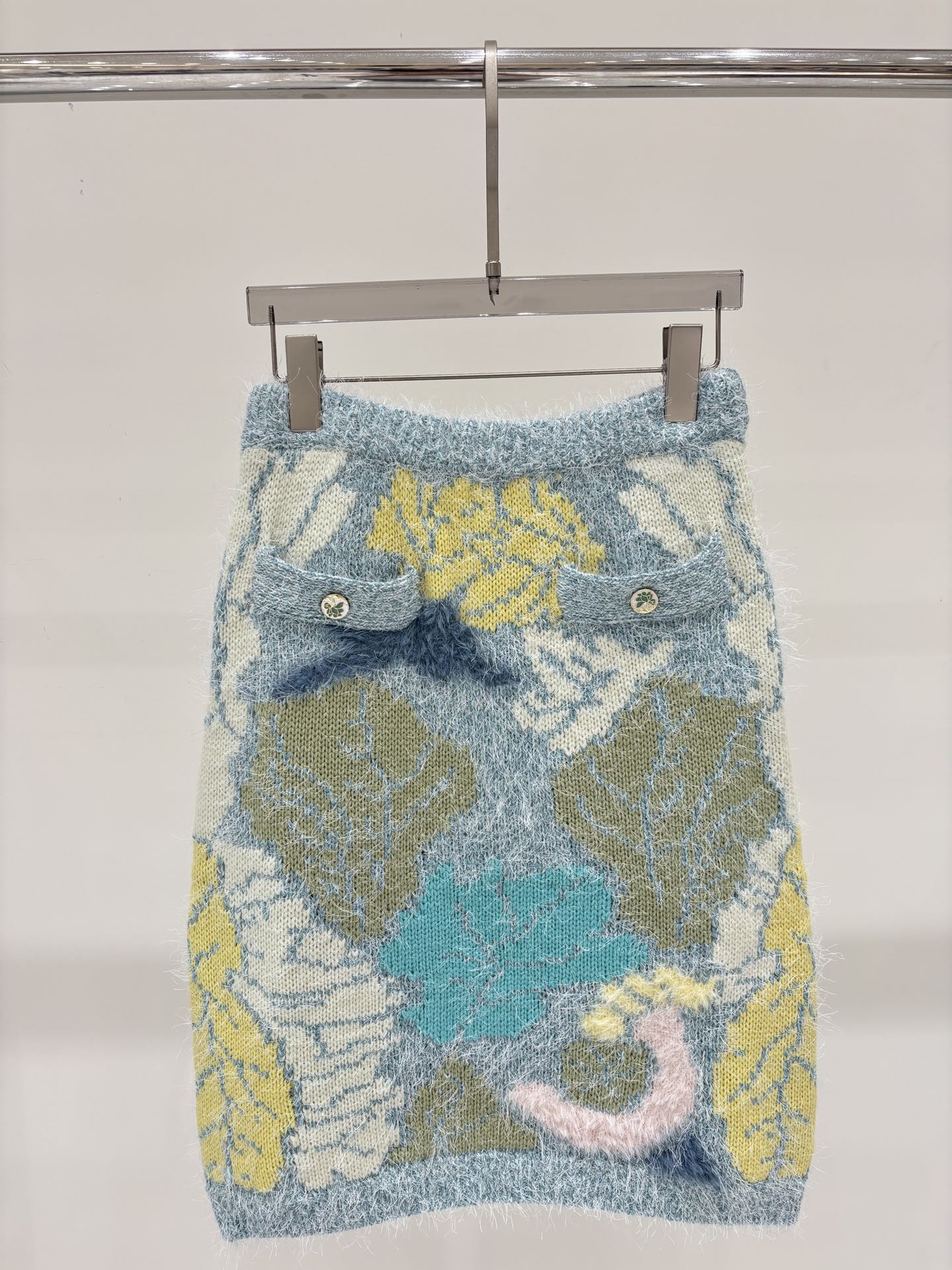 NO:453482,Little fragrance skirt｜25 early autumn new colorful inlay metal buckle floral jacquard full print soft glutinous knitted skirt, skirts, alexander wang19860909小香半裙｜25早秋新款彩色嵌花金属扣花卉提花满印软糯针织半裙,,skirts,alexander wang,Women's clothing