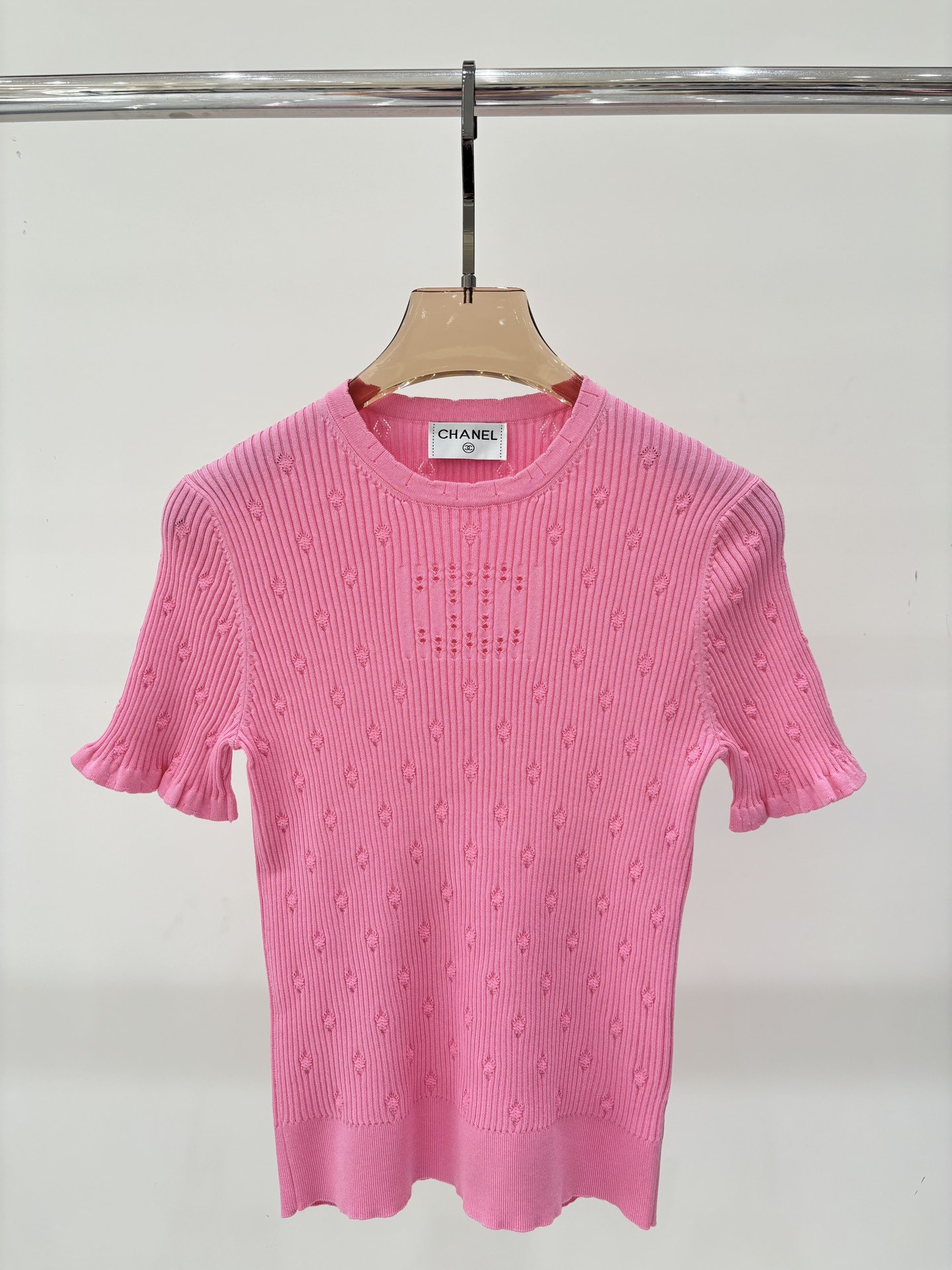 NO:454381,Xiaoxiang short sleeves｜25 summer new round neck letter logo hollow jacquard simple slim knitted short sleeves, T-shirt, alexander wang19860909小香短袖｜25夏季新款圆领字母logo镂空提花简约修身针织短袖,,T-shirt,alexander wang,Women's clothing