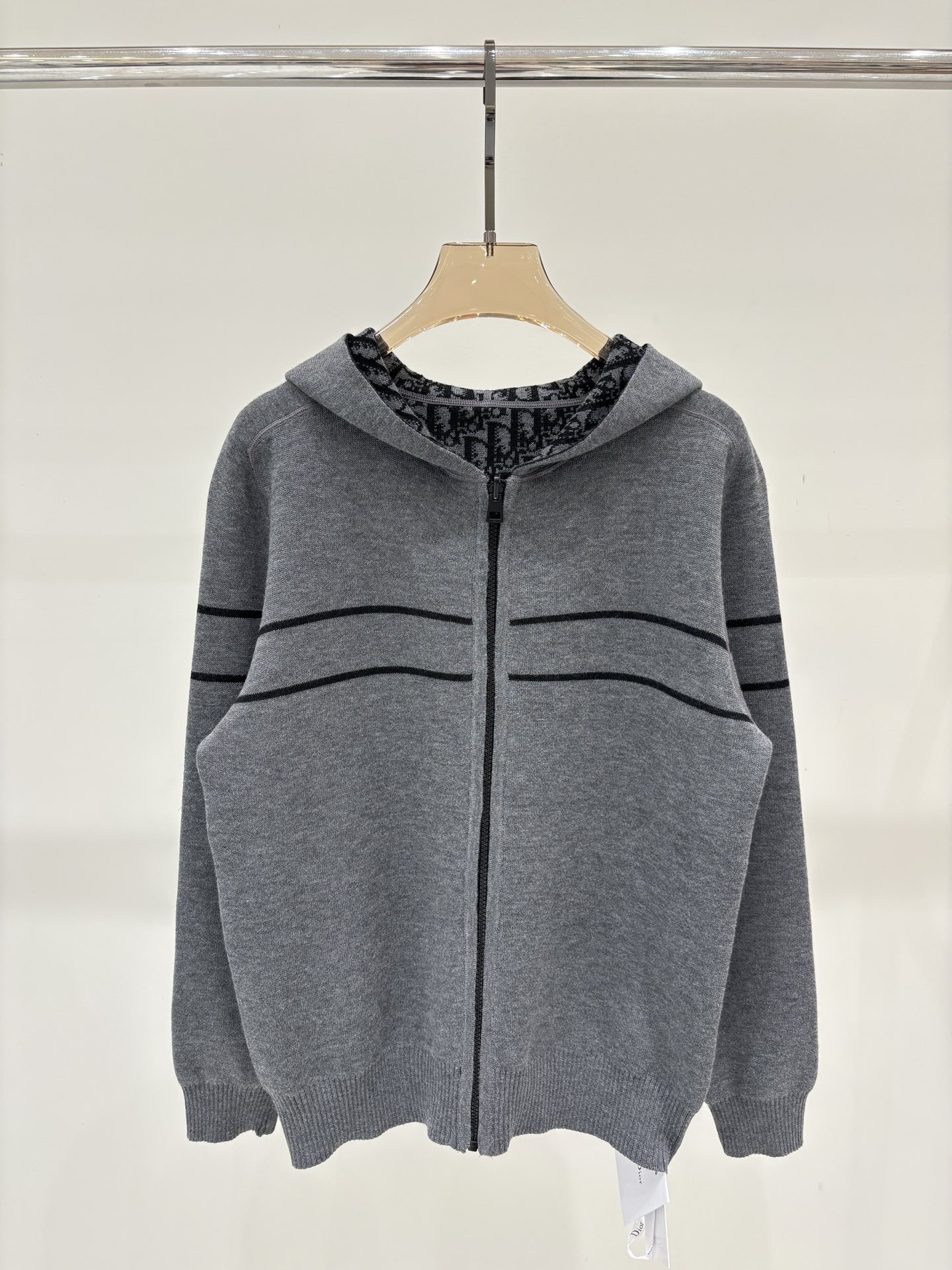 NO:457147,D home jacket｜25 early autumn new hooded contrasting letter logo jacquard full print on both sides simple knitted jacket, dior, jackets & coats, hats, alexander wang19860909D家外套｜25早秋新款连帽撞色字母logo提花满印两面穿简约针织外套,,dior,jackets & coats,hats,alexander wang,Women's clothing